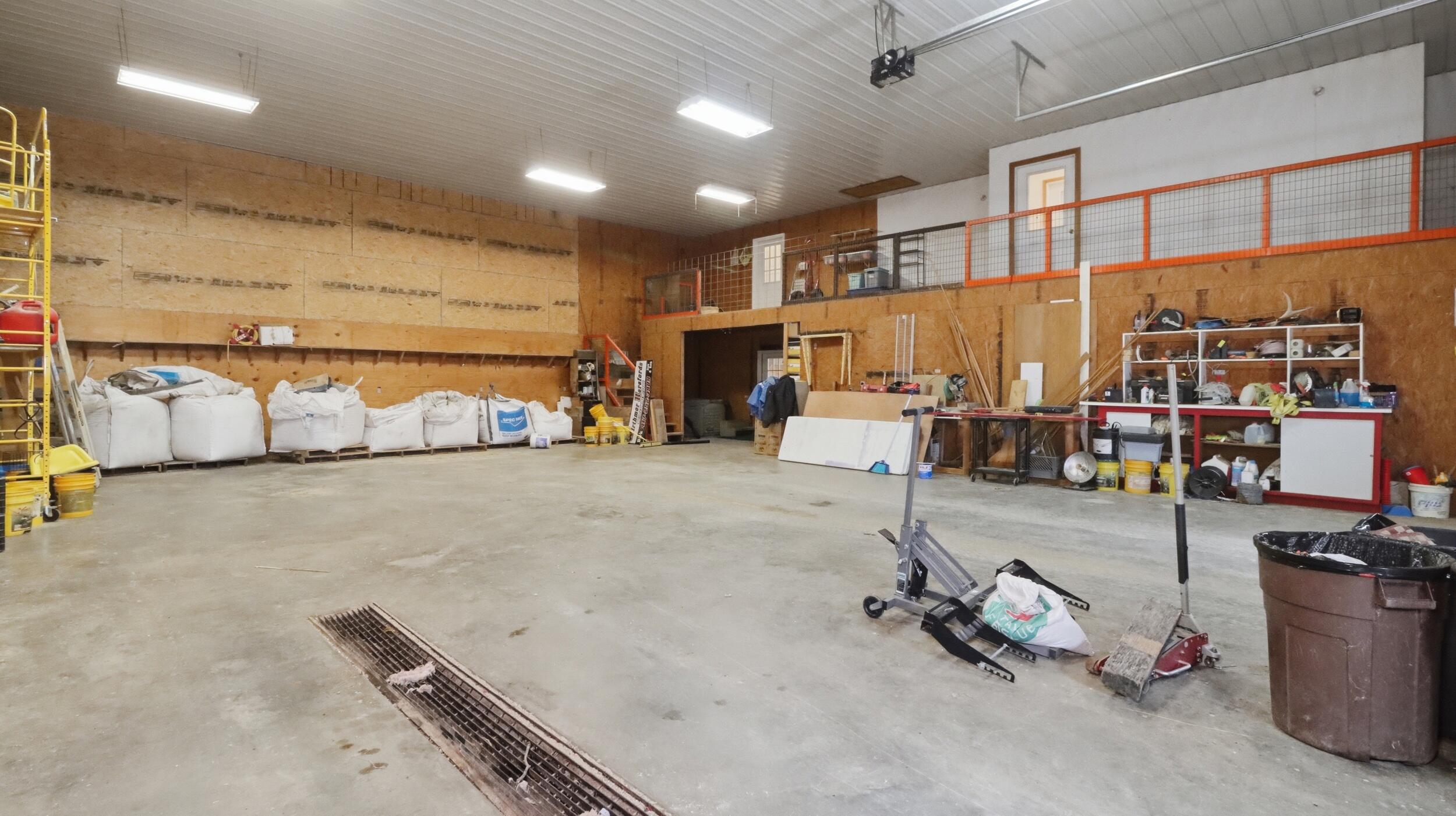 main property photo 51