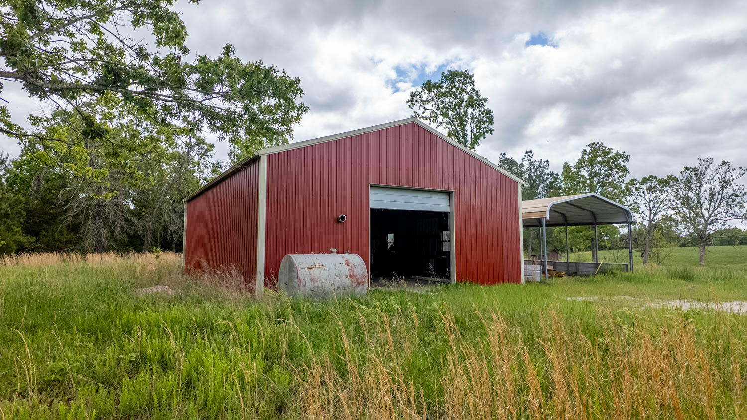 main property photo 11
