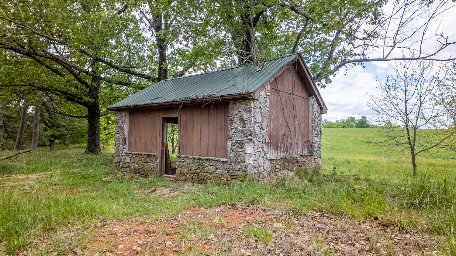 main property photo 25