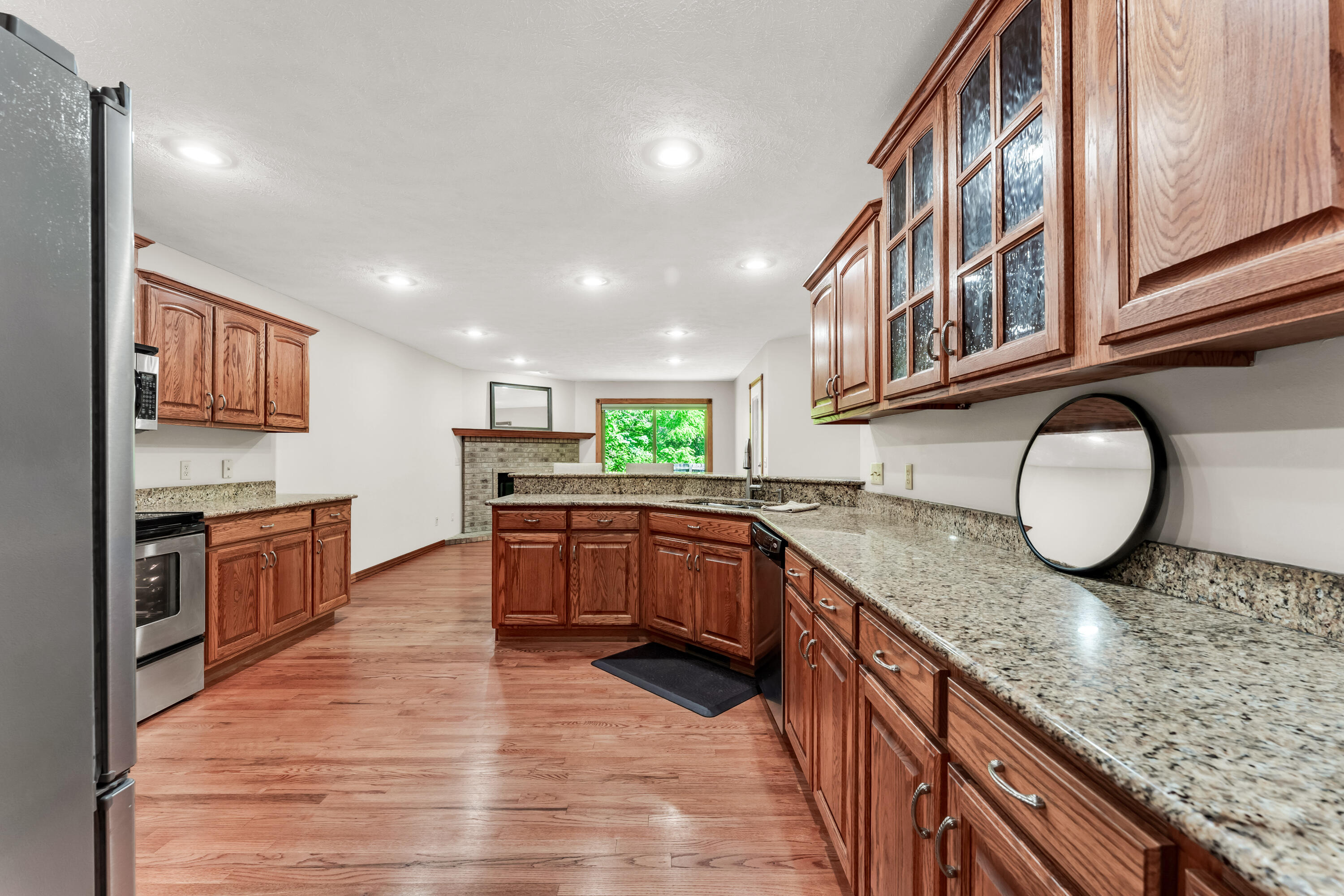 main property photo 16