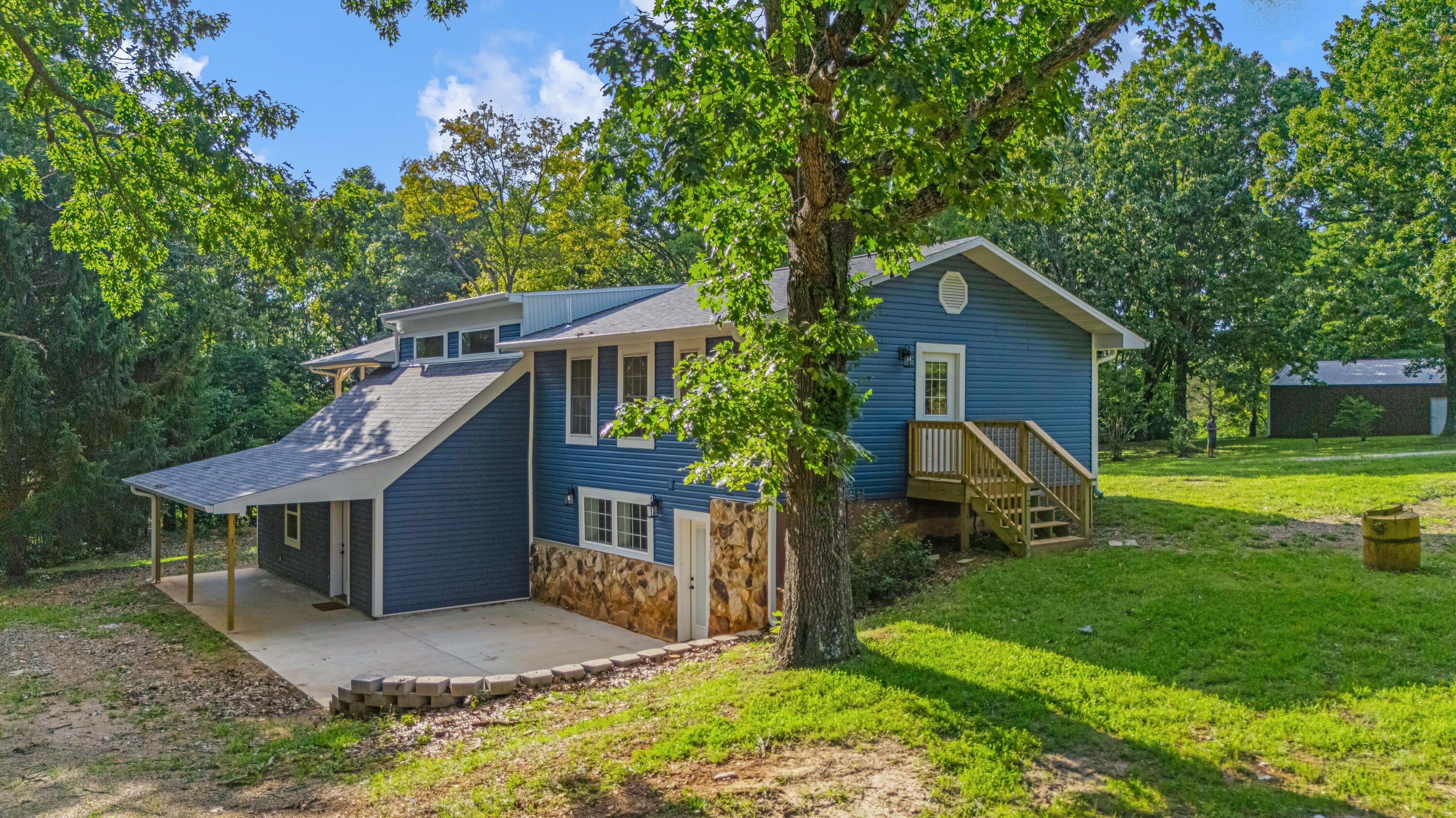 main property photo 9