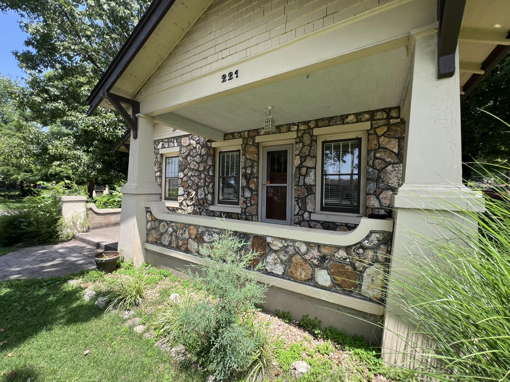 main property photo 8