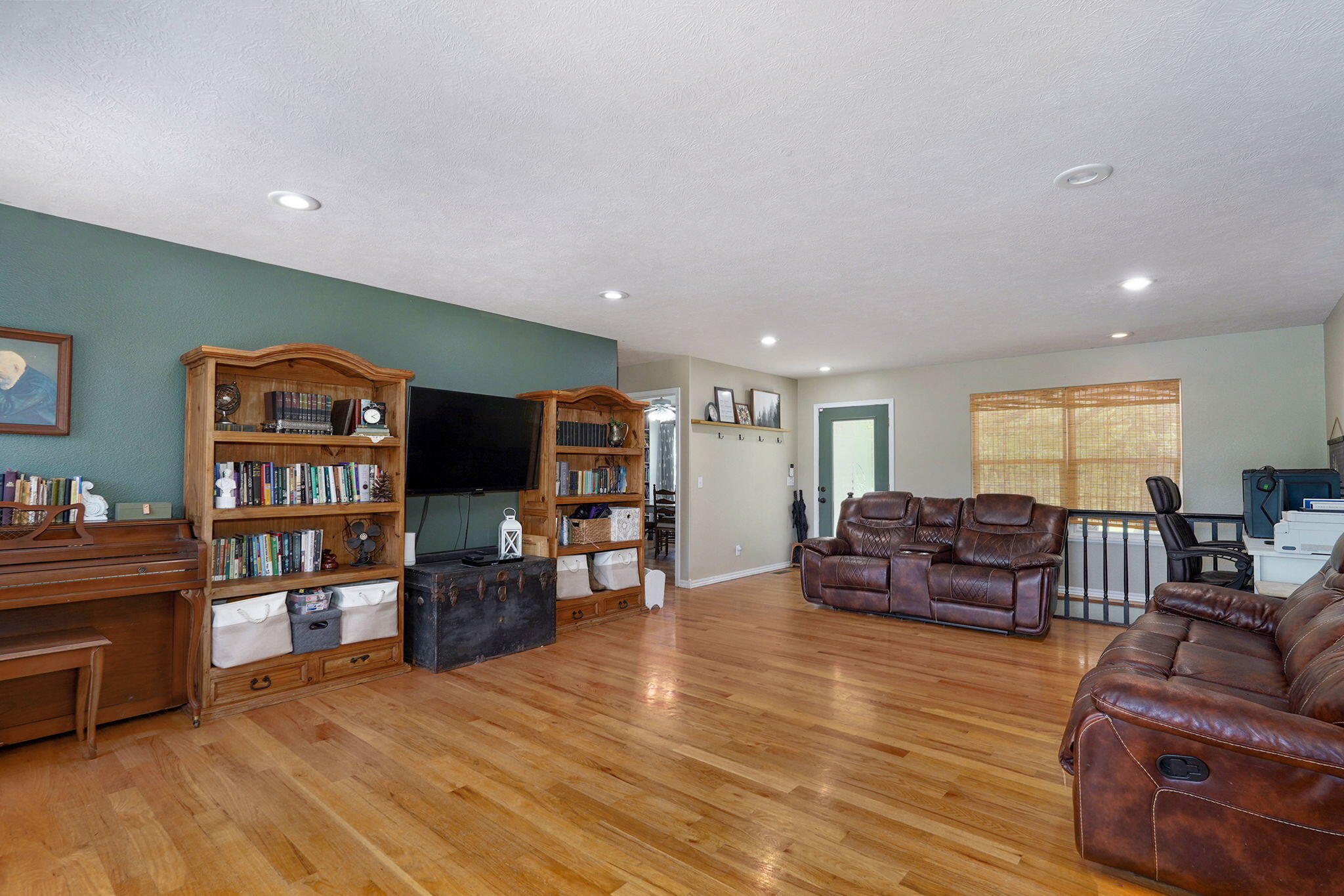 main property photo 8