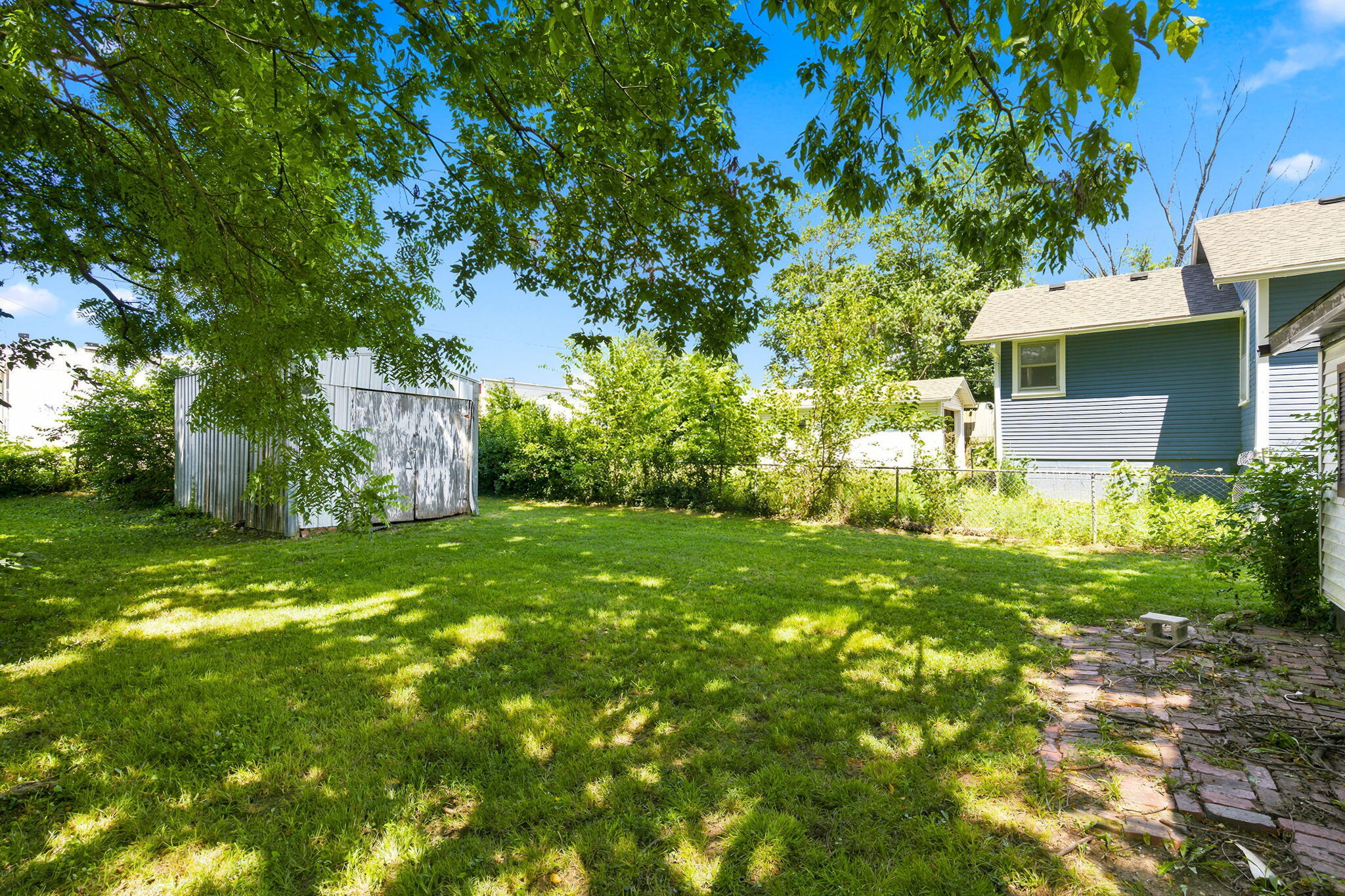 main property photo 16