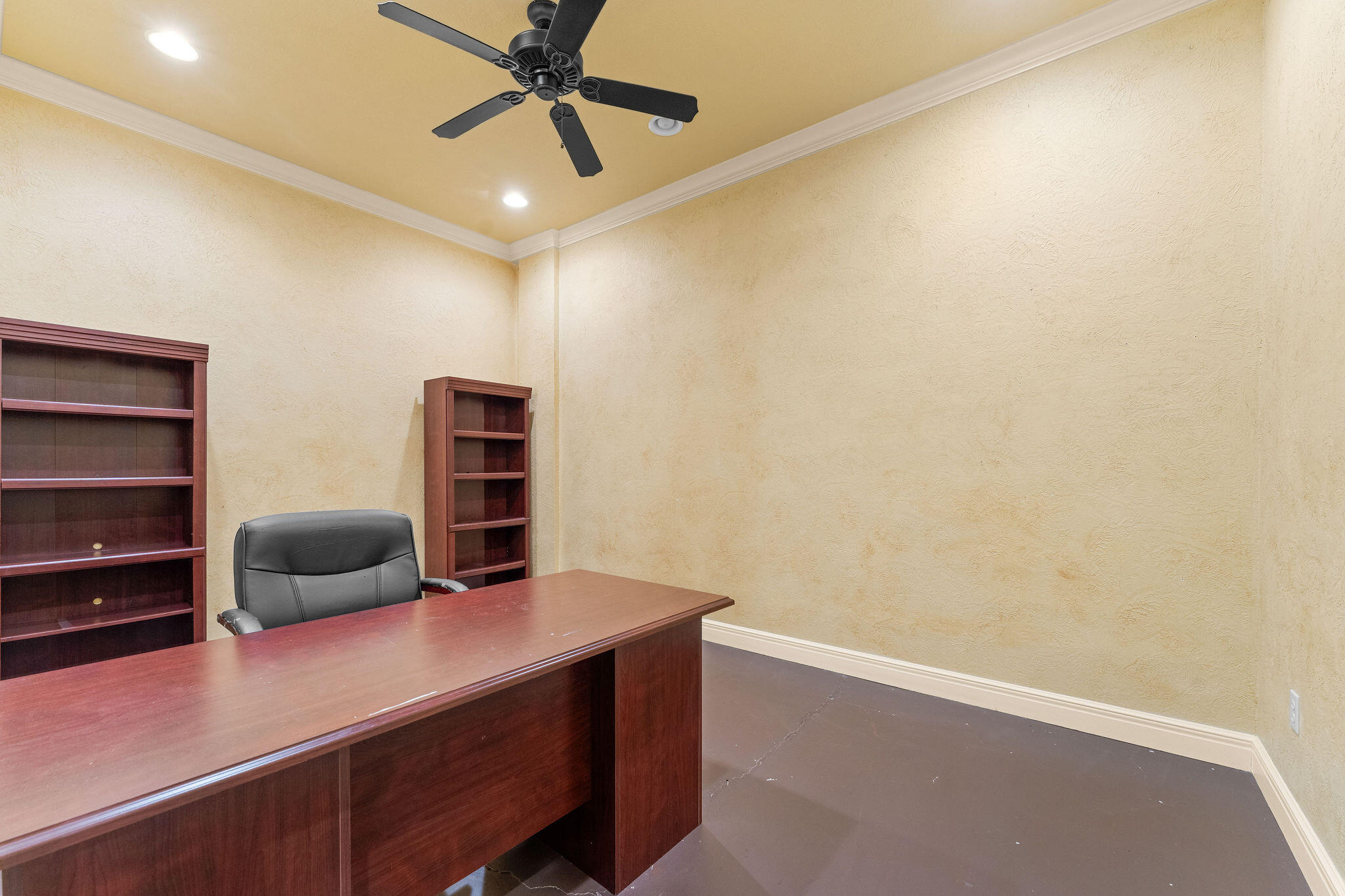 main property photo 12