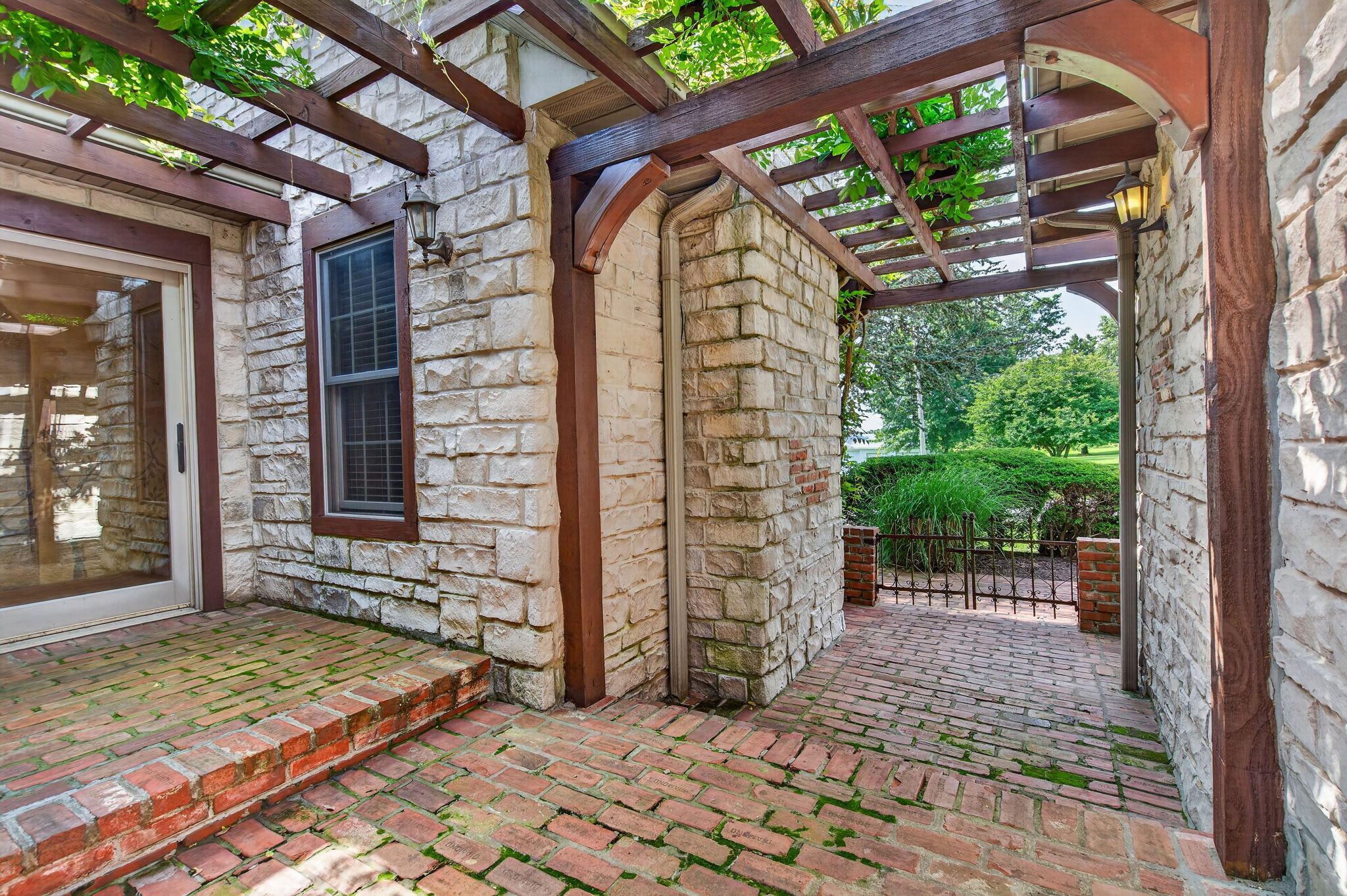main property photo 11