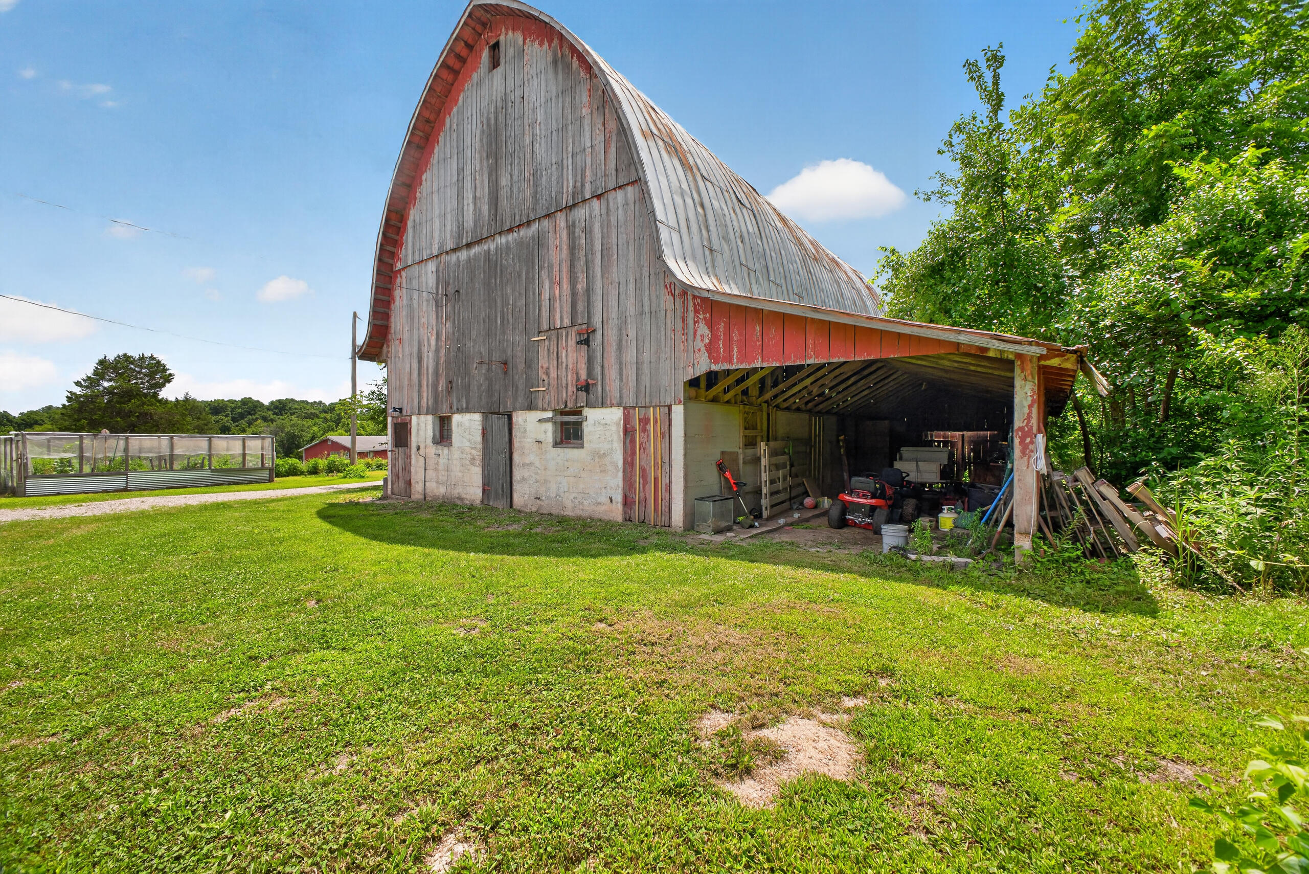 main property photo 35