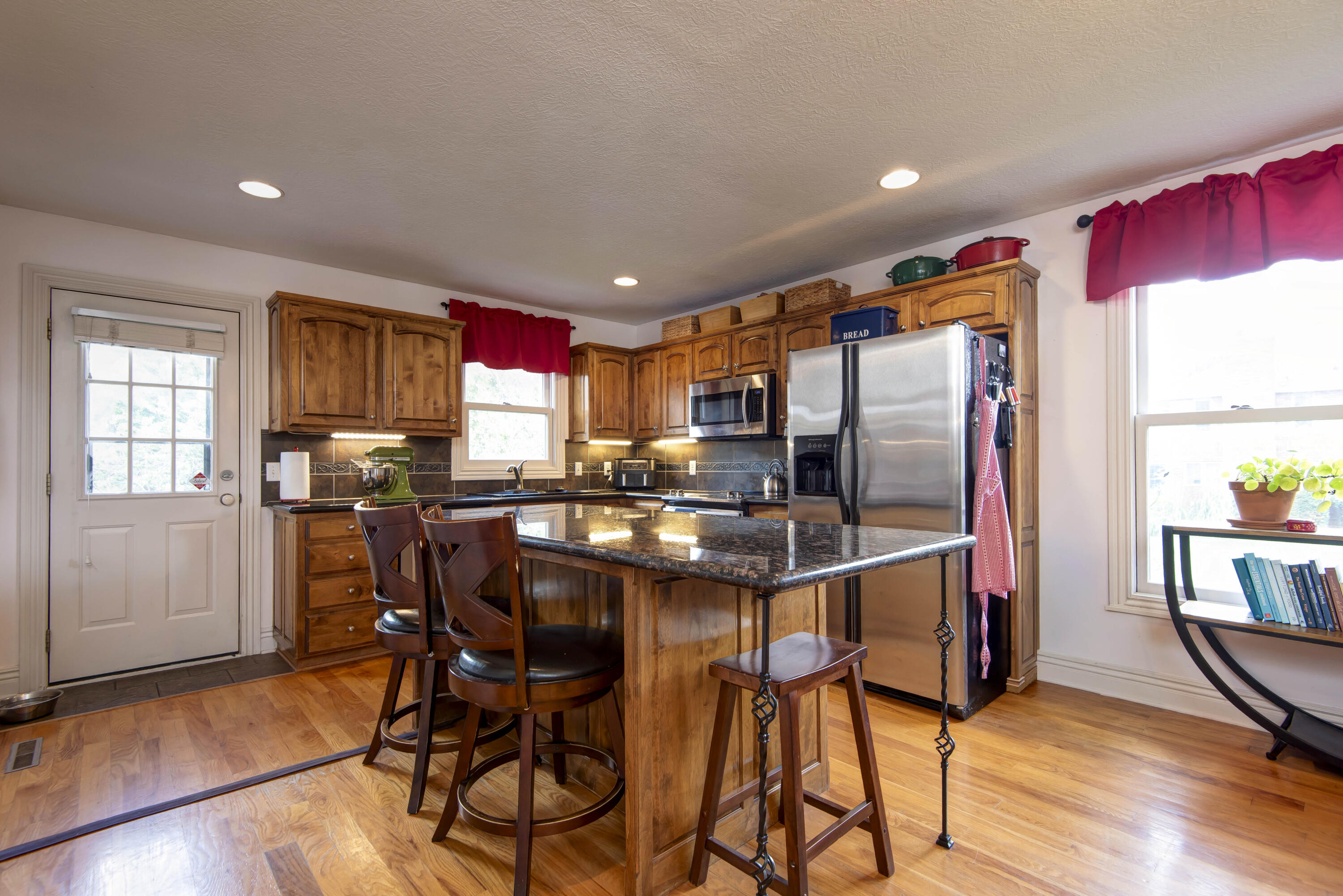 main property photo 8