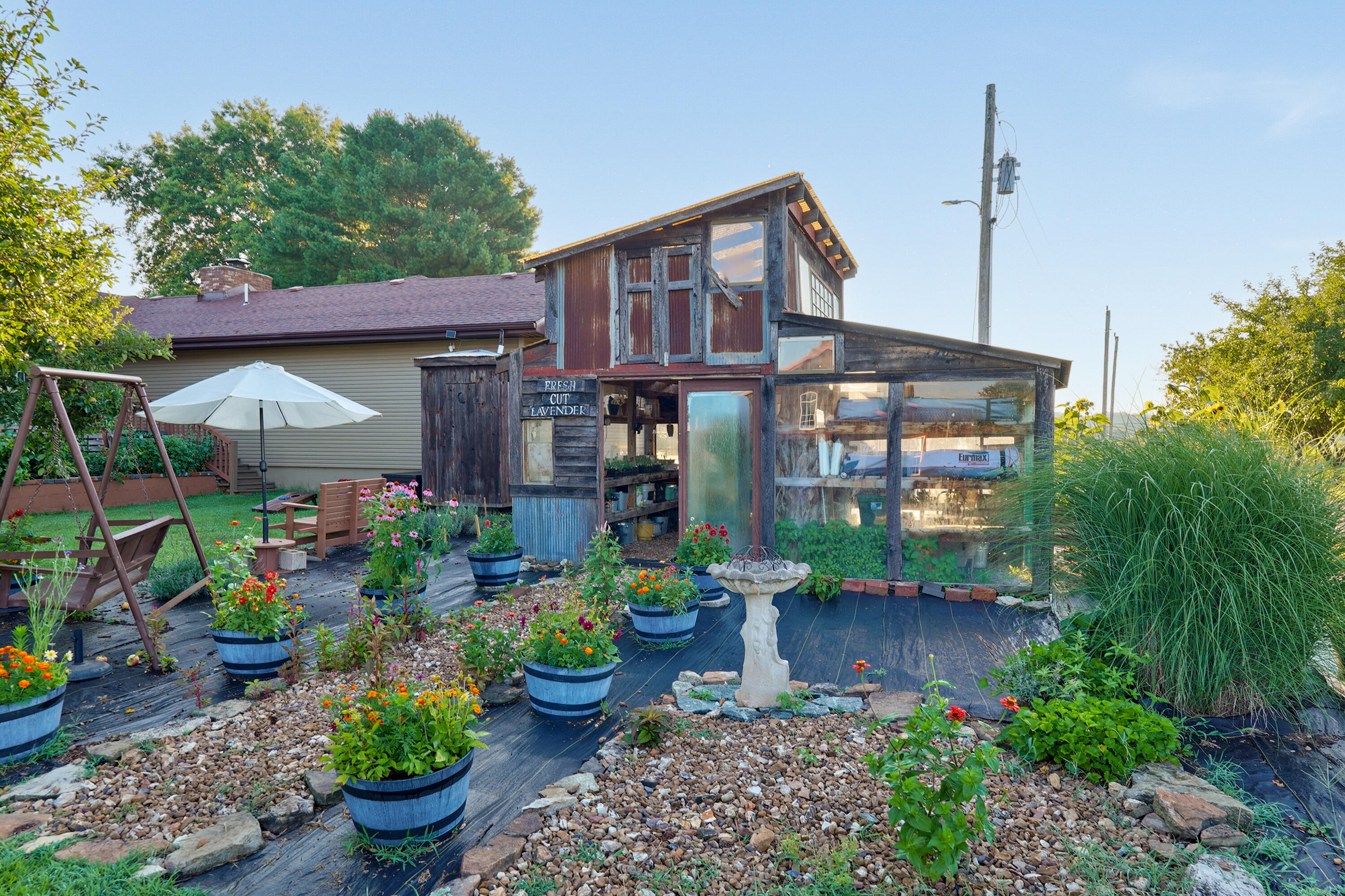 main property photo 18