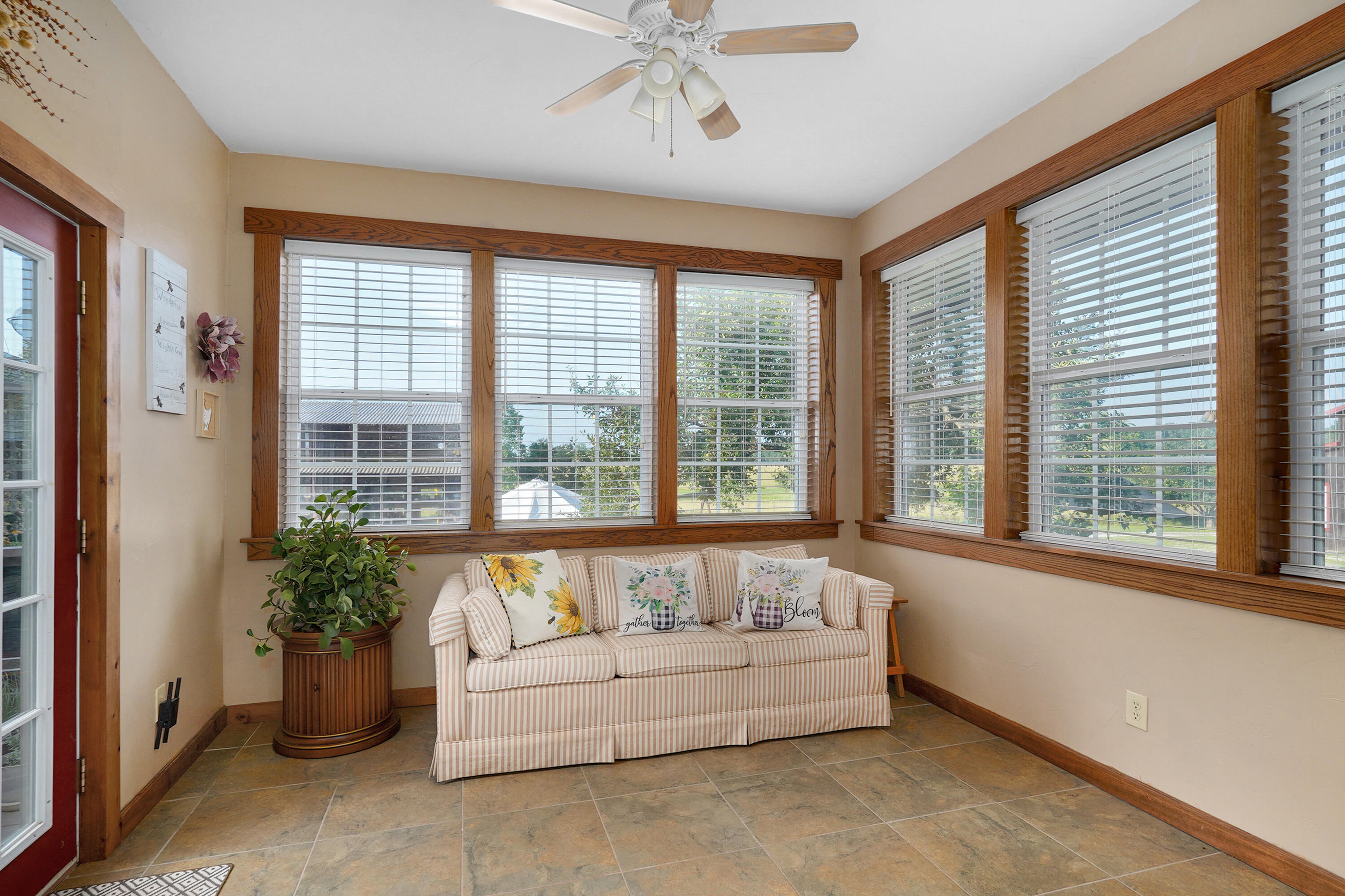main property photo 78