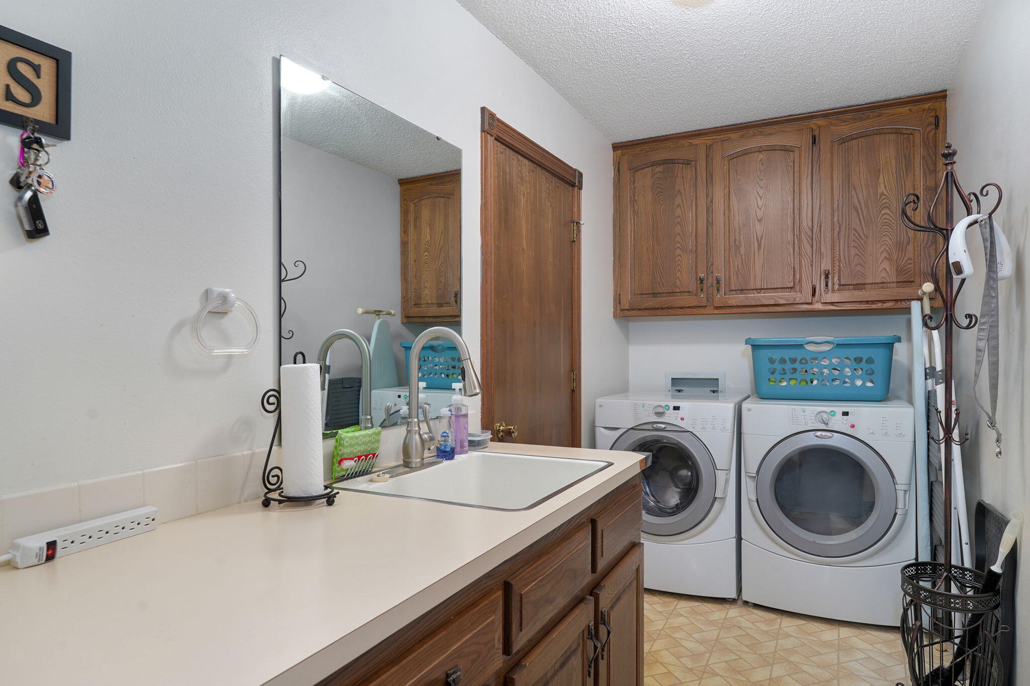 main property photo 11