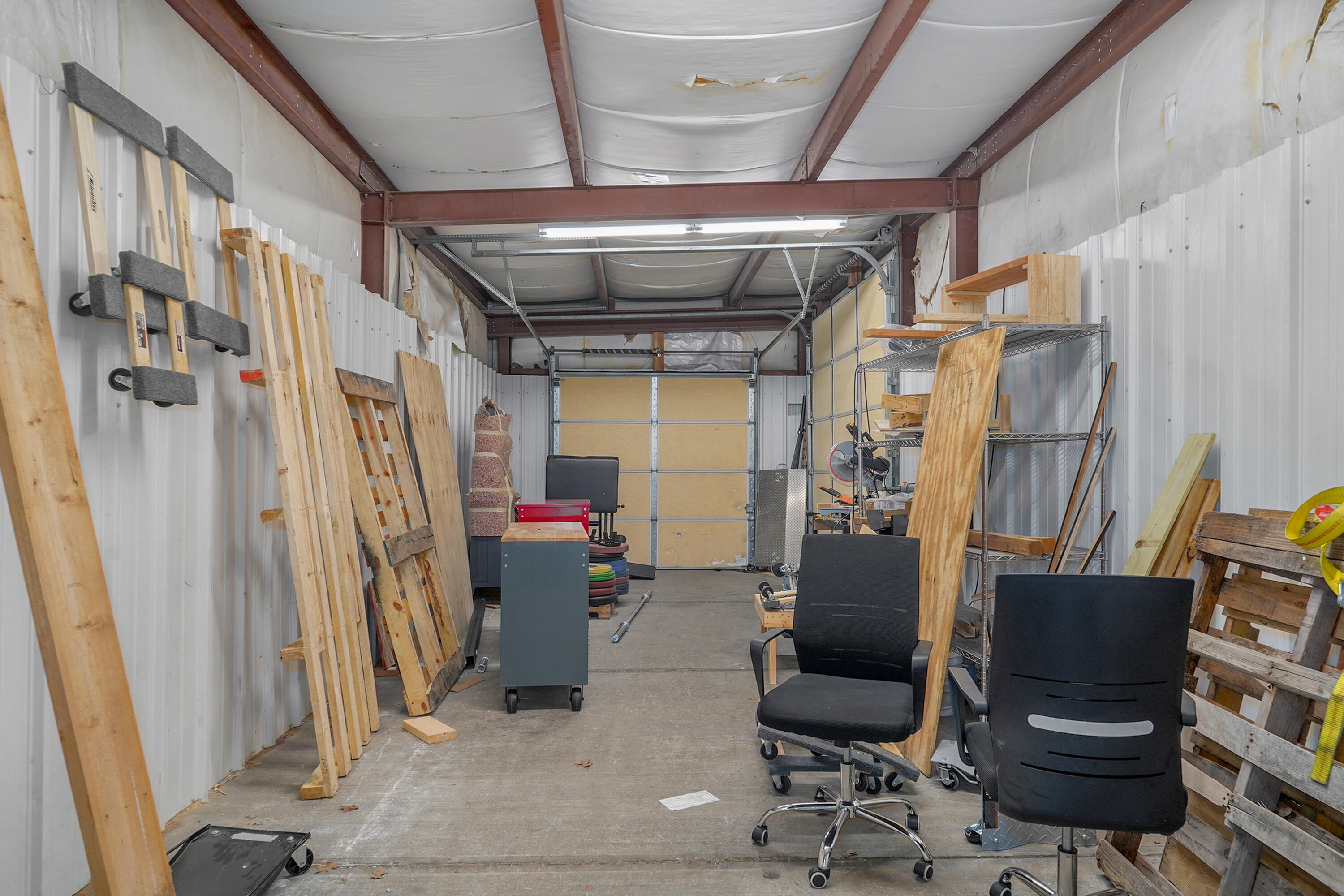 main property photo 40