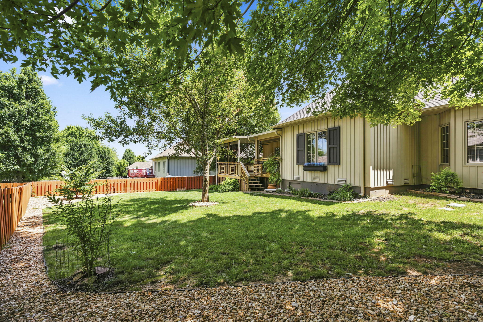 property viewer photo 38