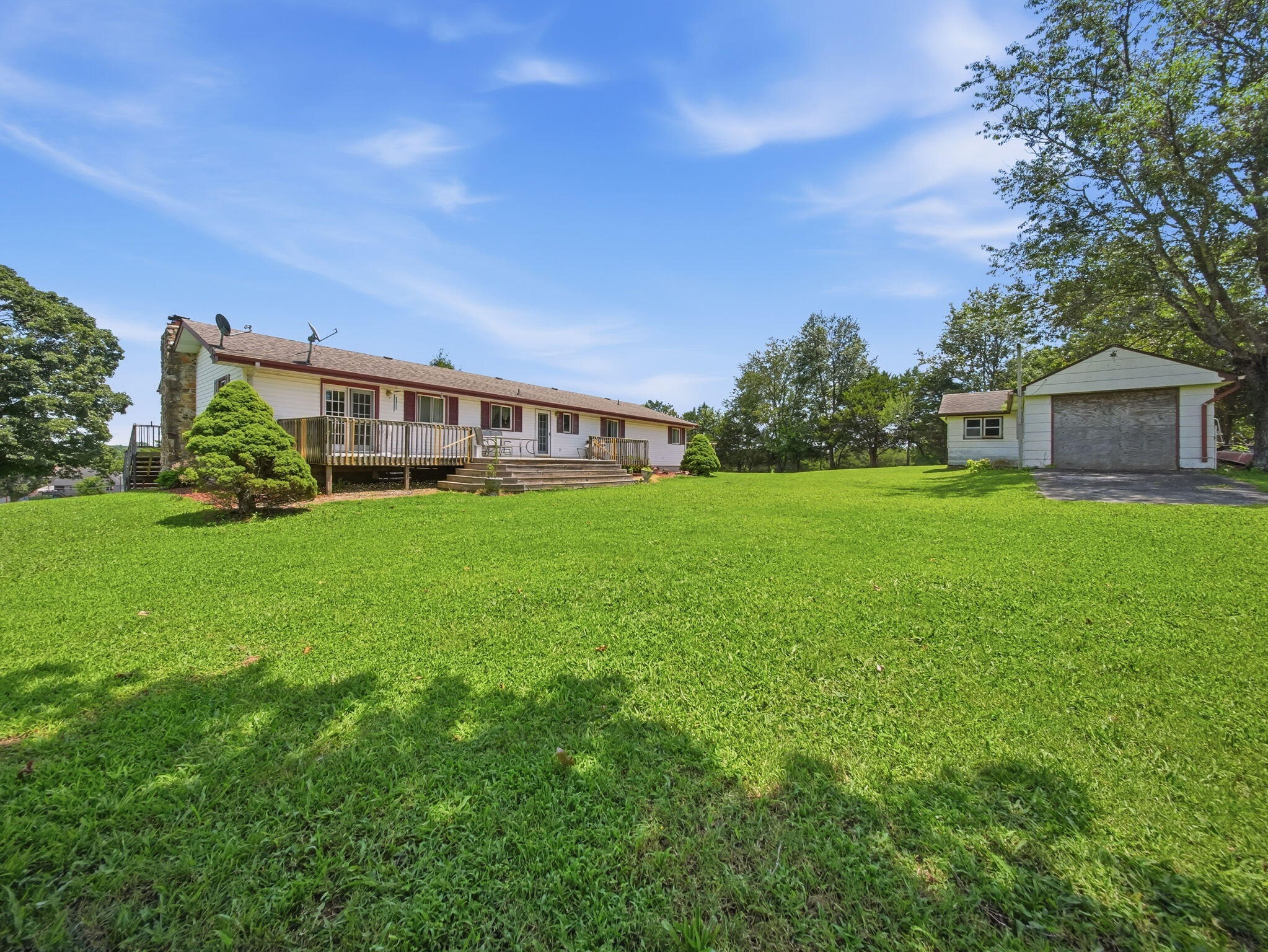 main property photo 31