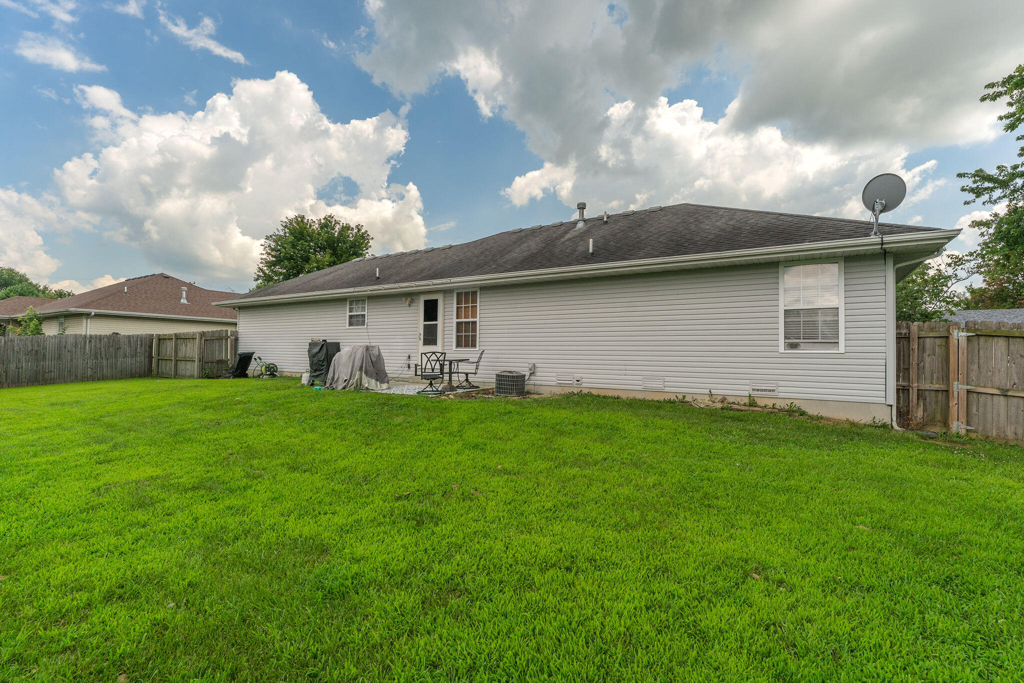 property viewer photo 25