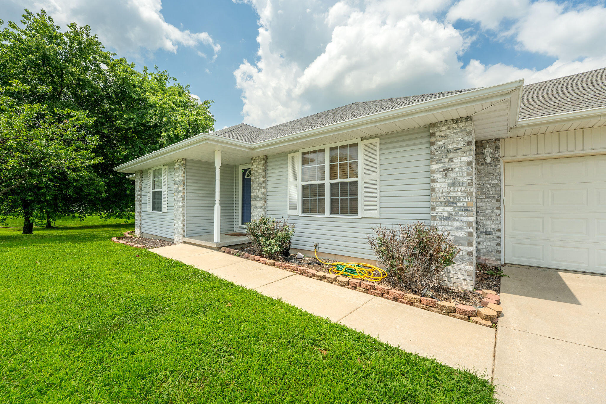 property viewer photo 3