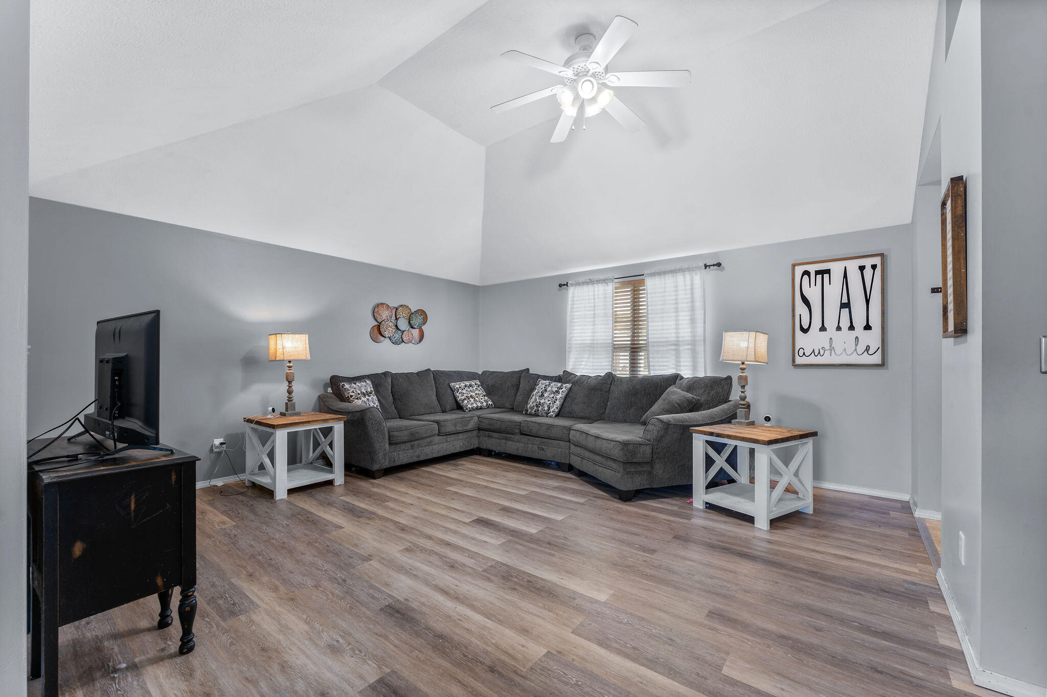 property viewer photo 6