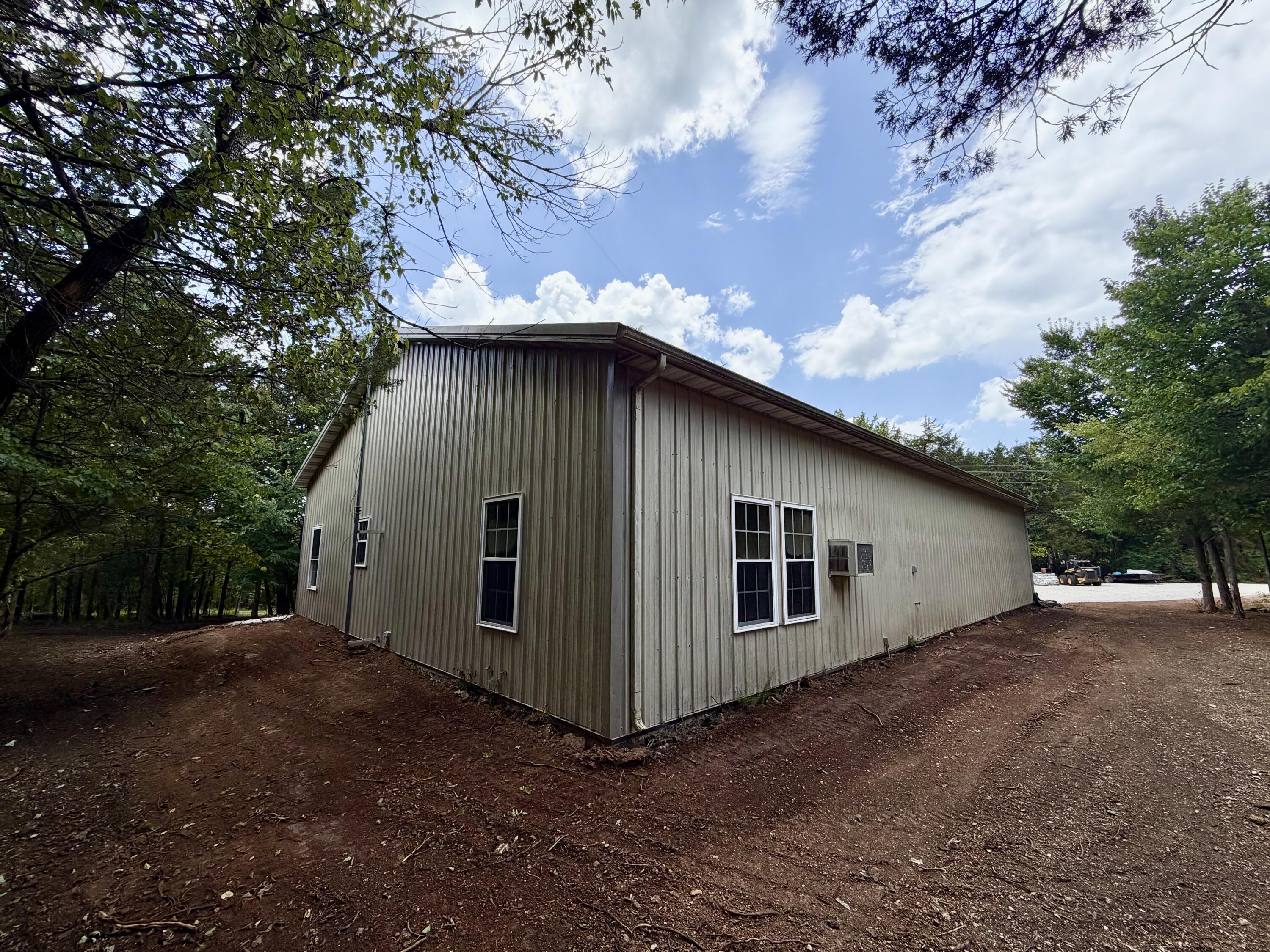 main property photo 28