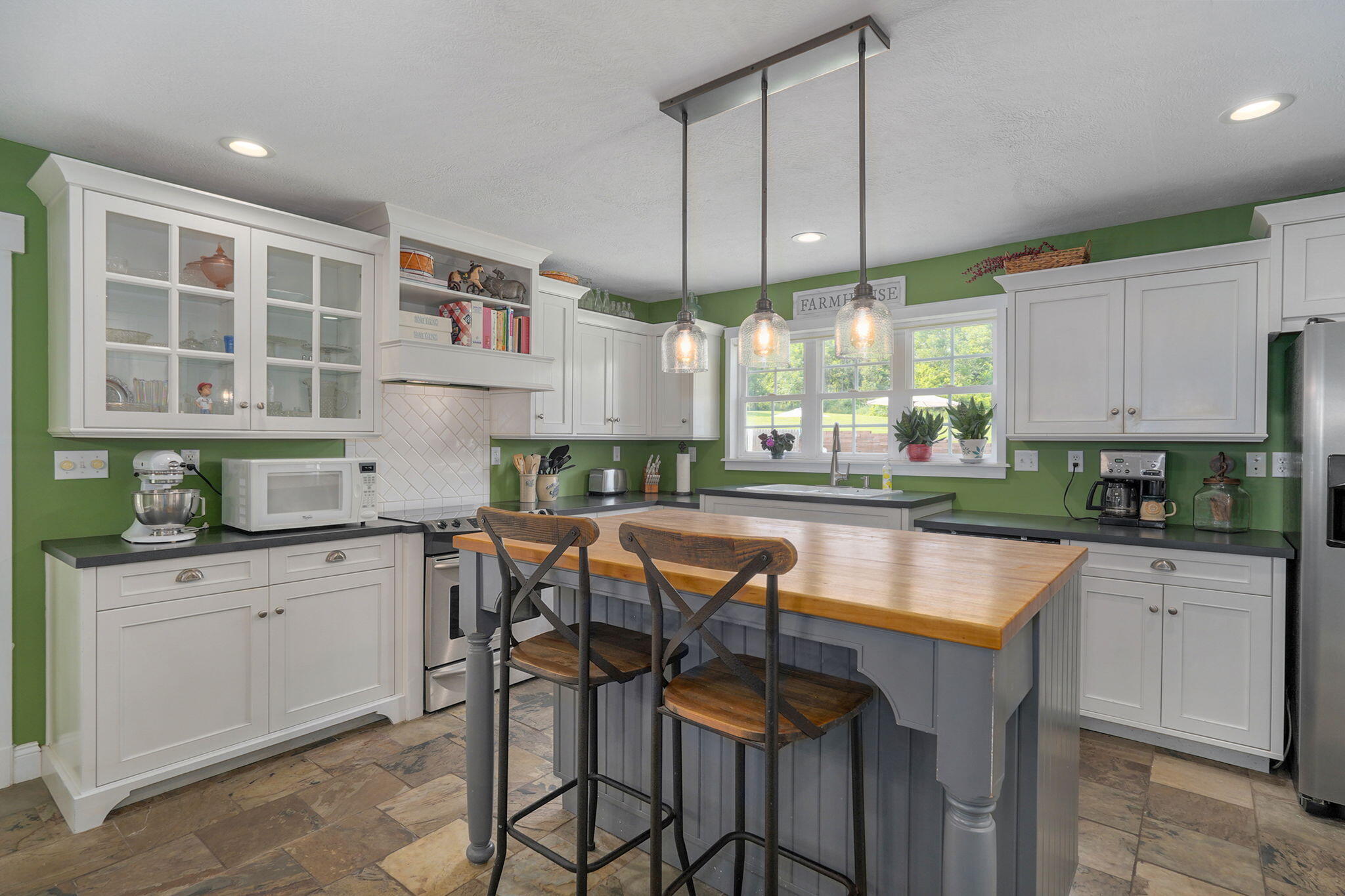 main property photo 13