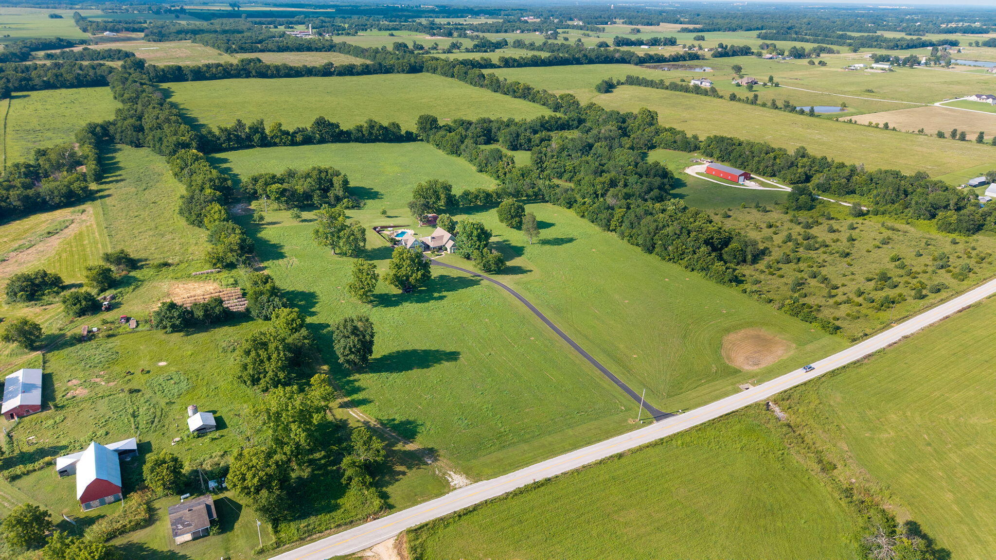 main property photo 4