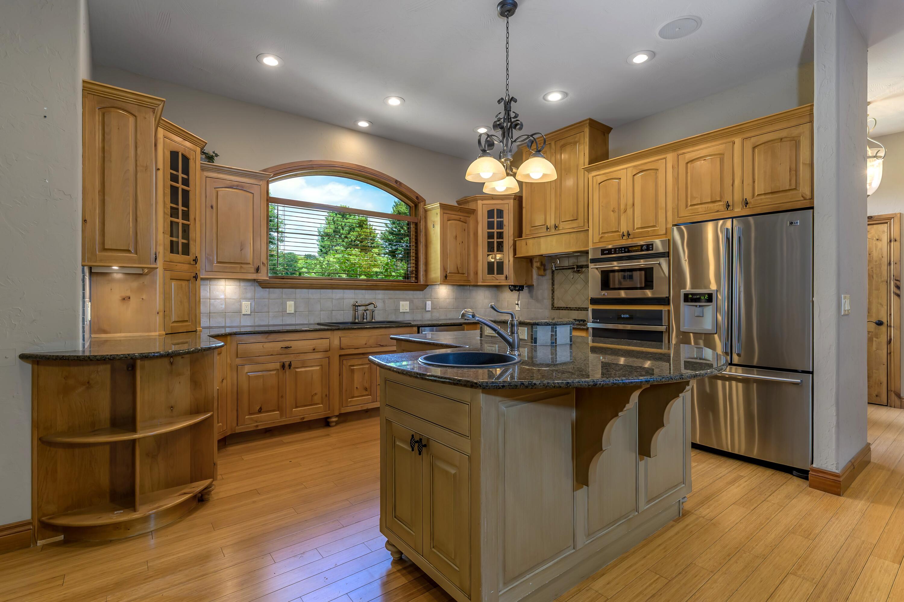 main property photo 16