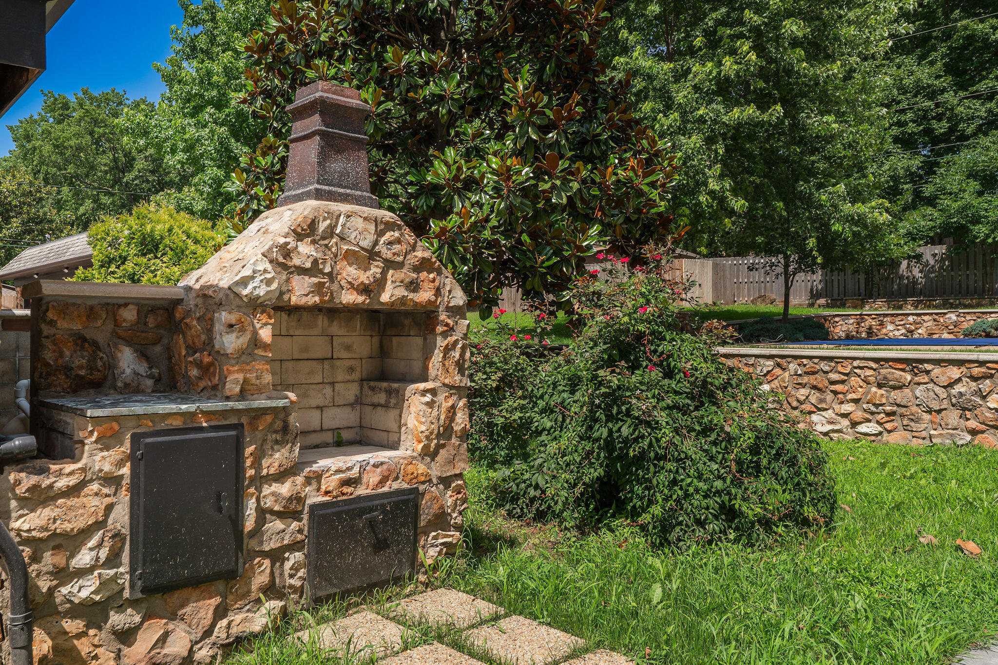main property photo 50
