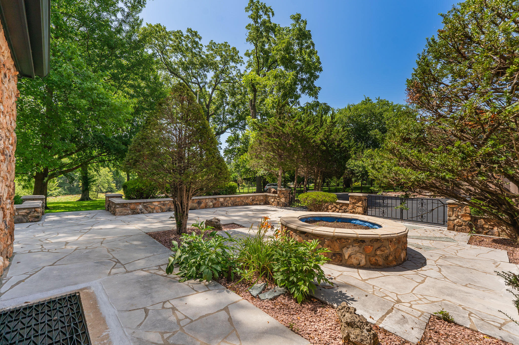 main property photo 51