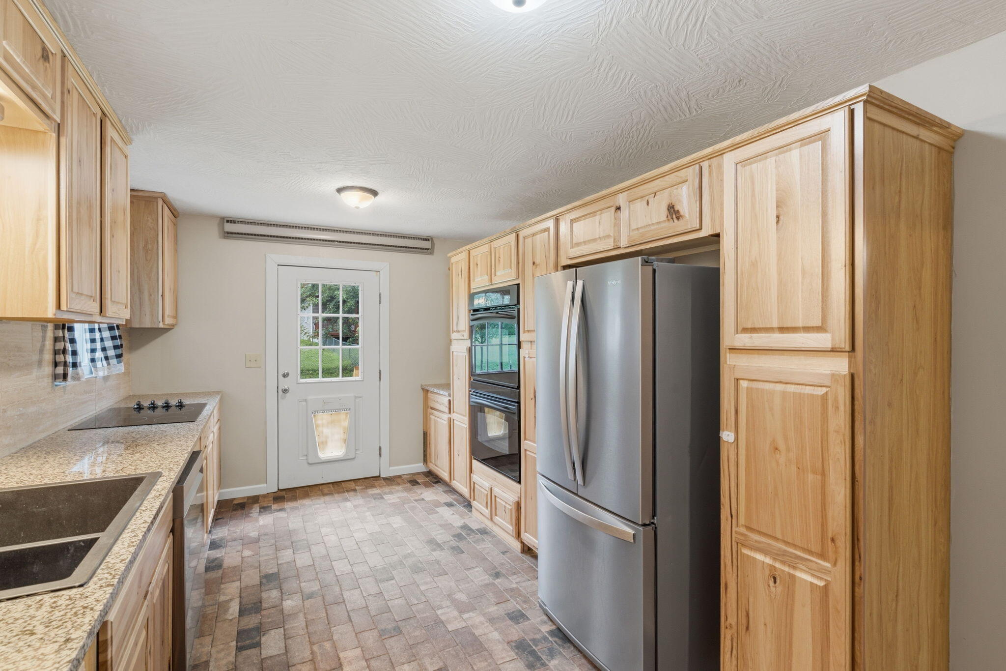 main property photo 16