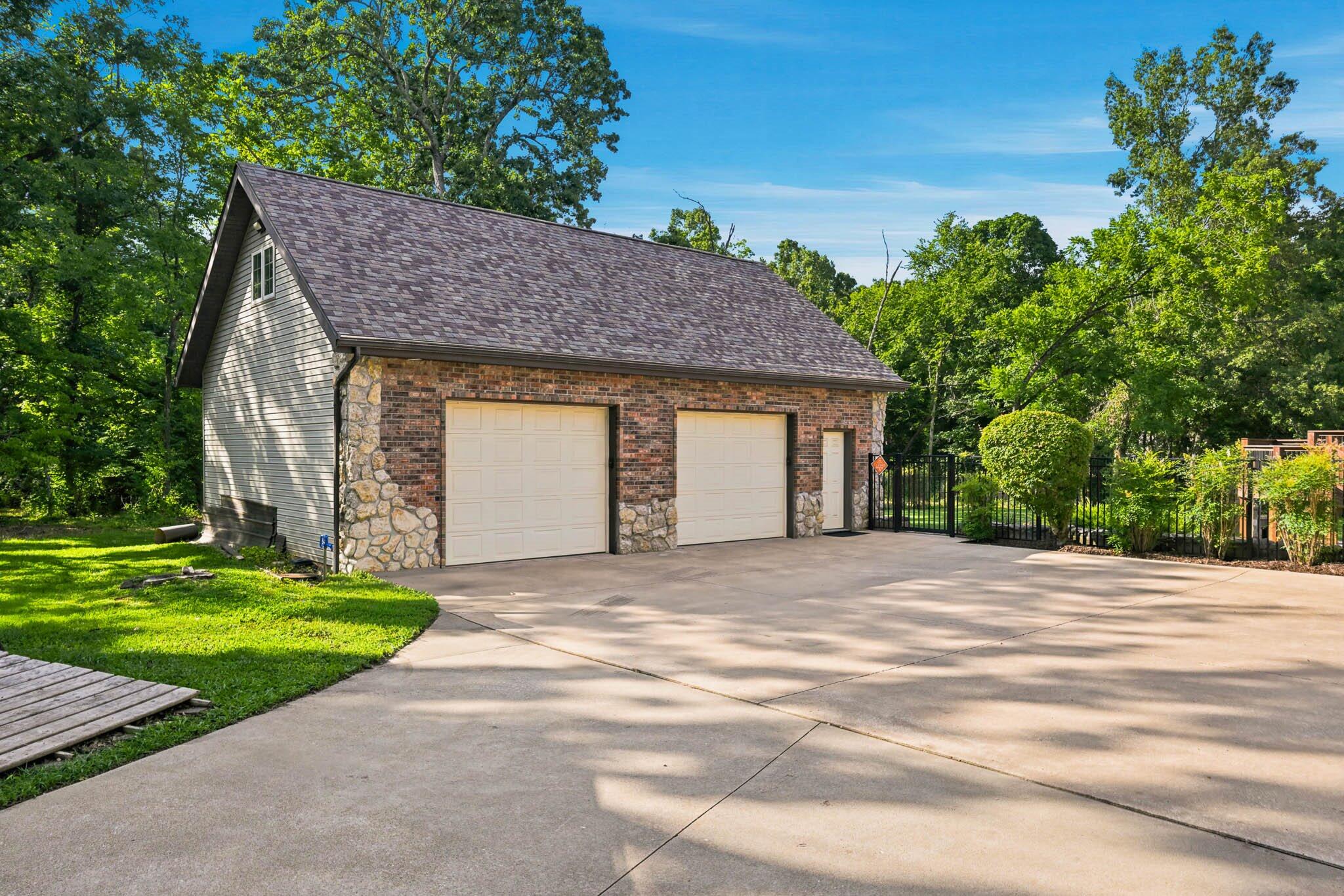 main property photo 81