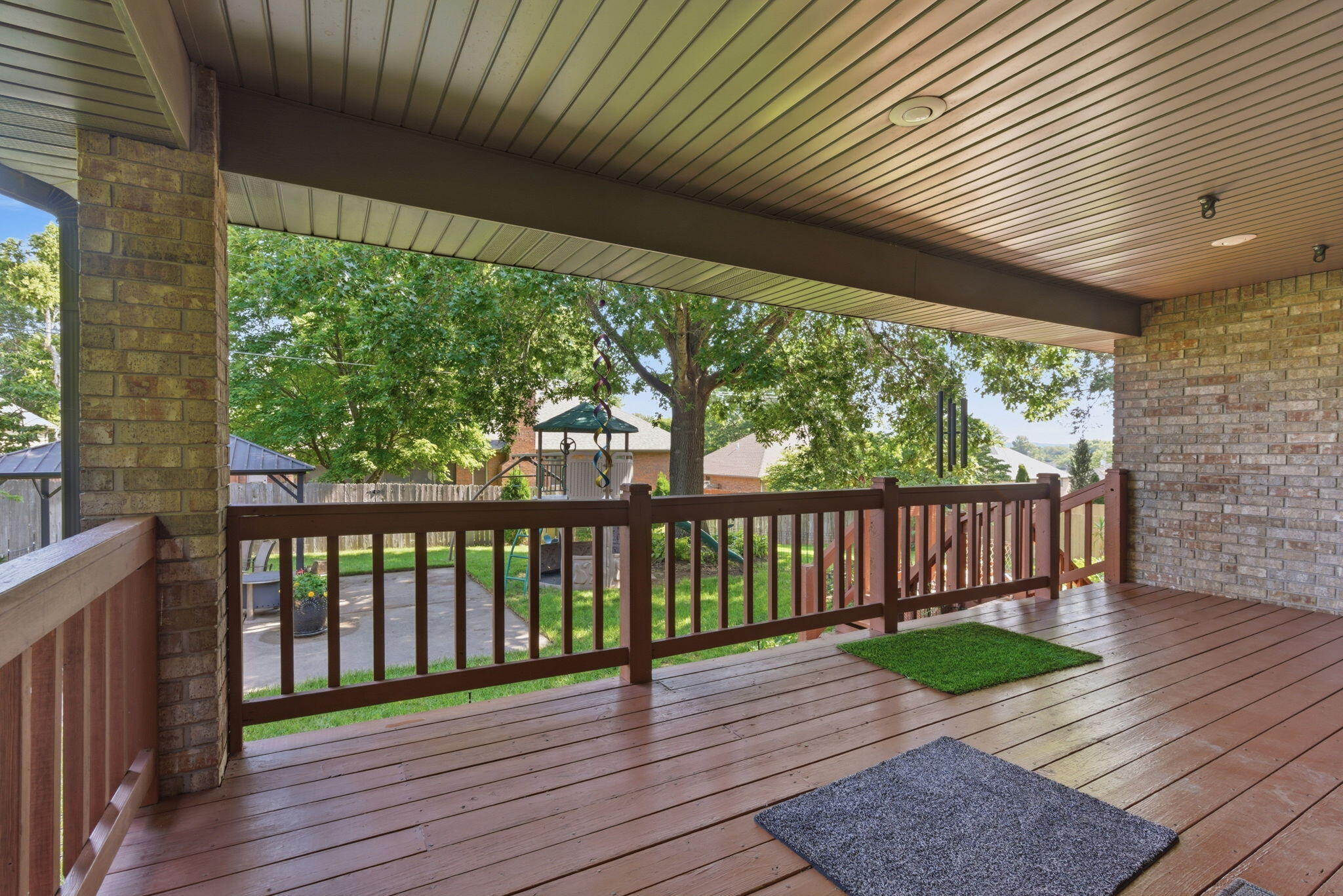 main property photo 30