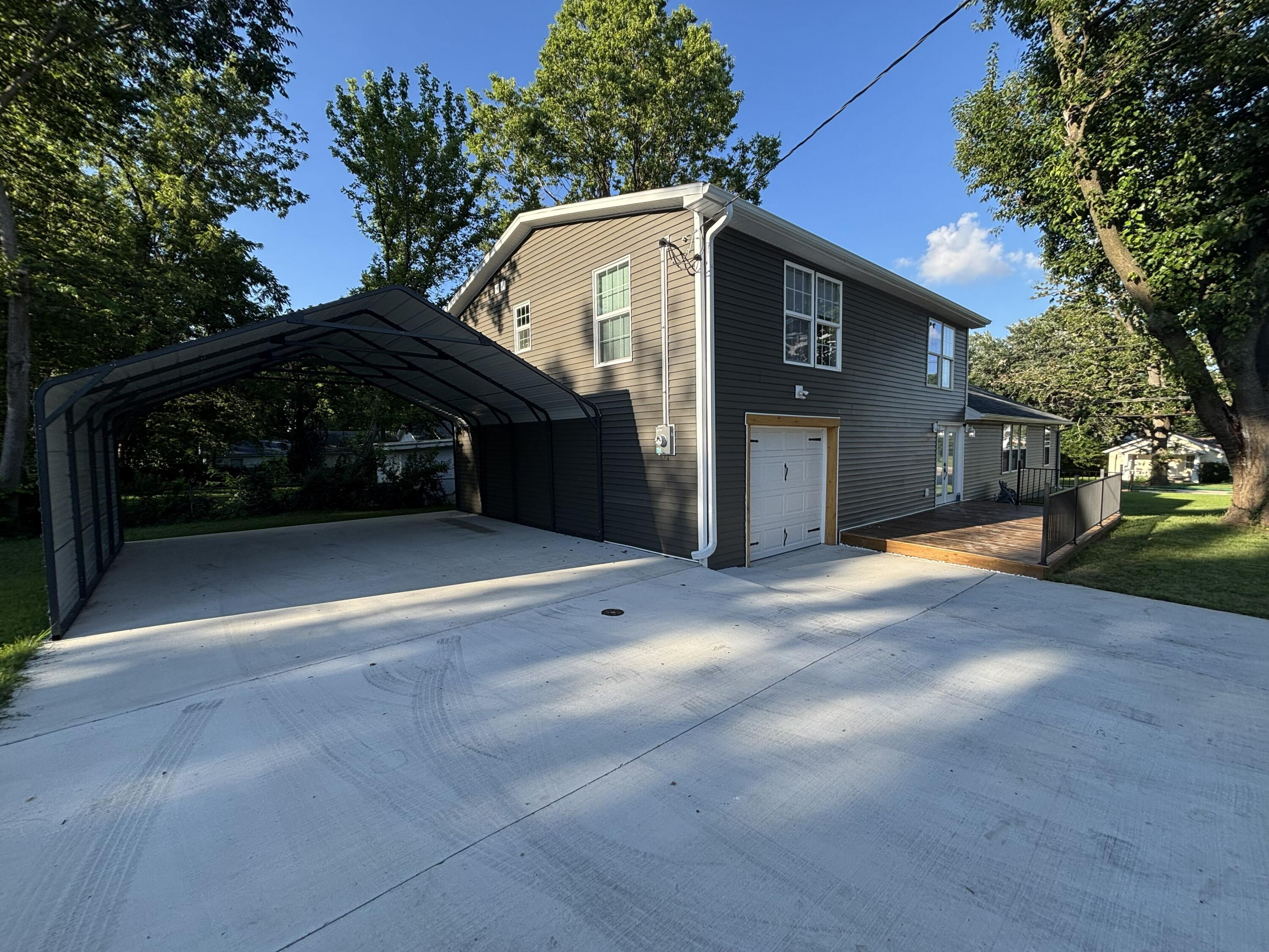 main property photo 3