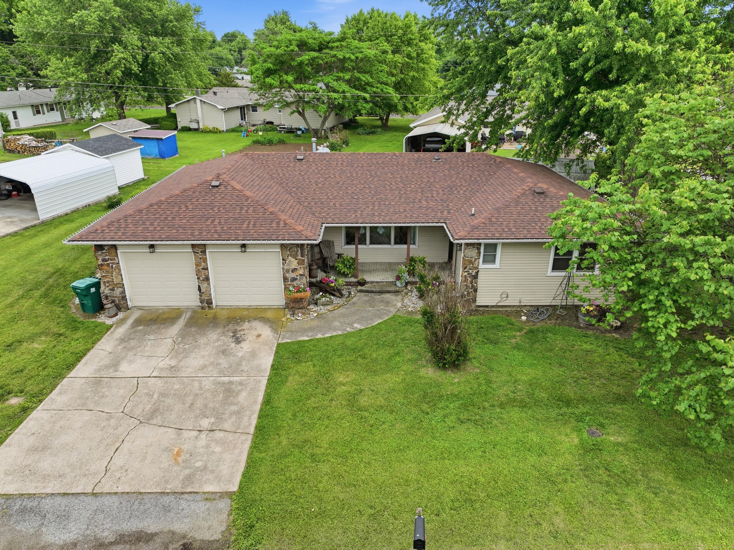 main property photo 23