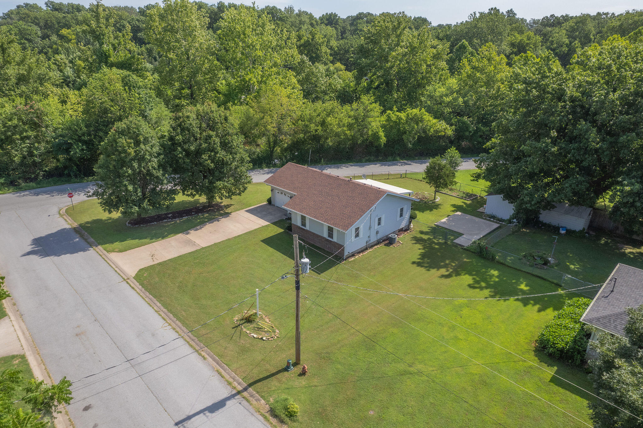 main property photo 28