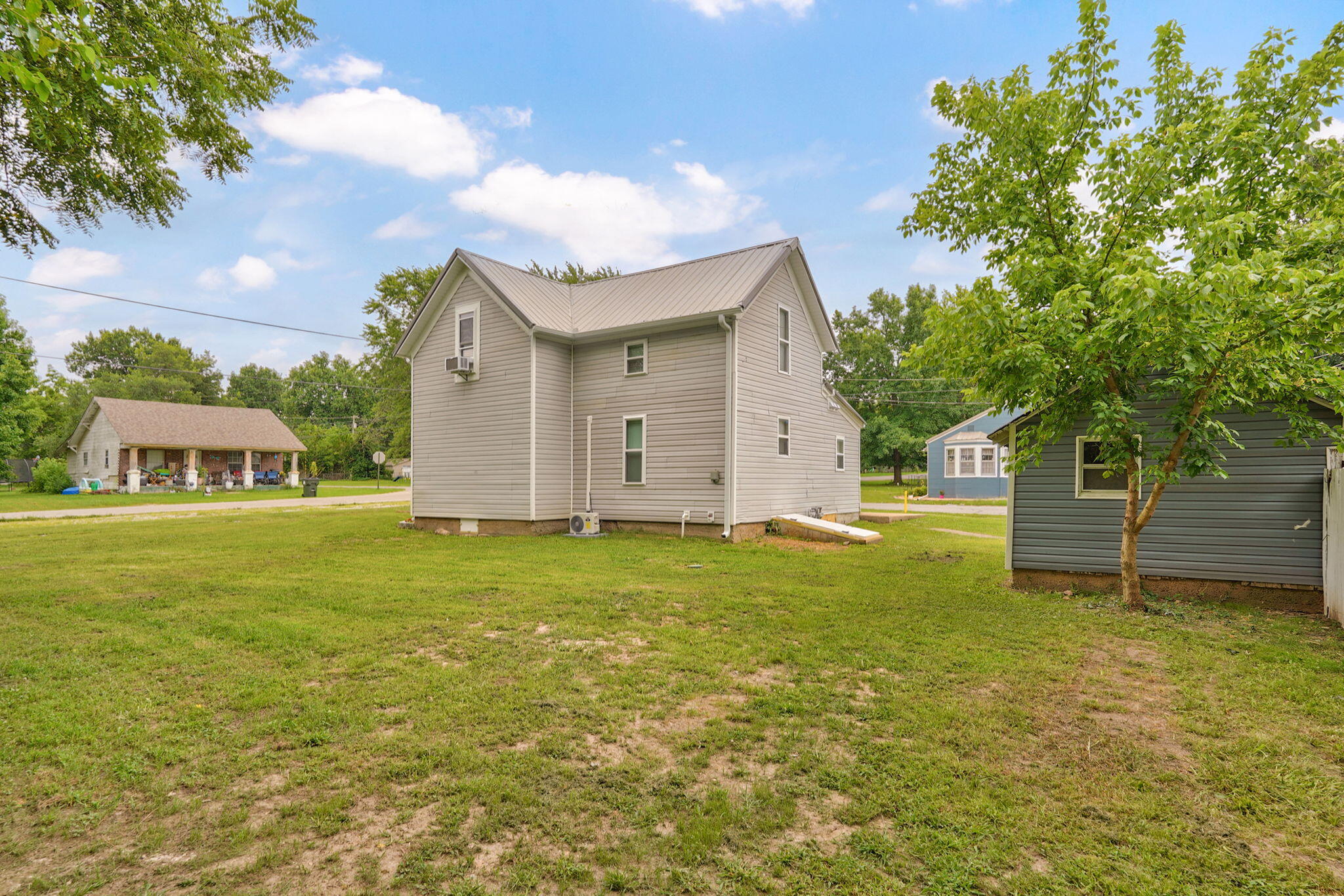 main property photo 24