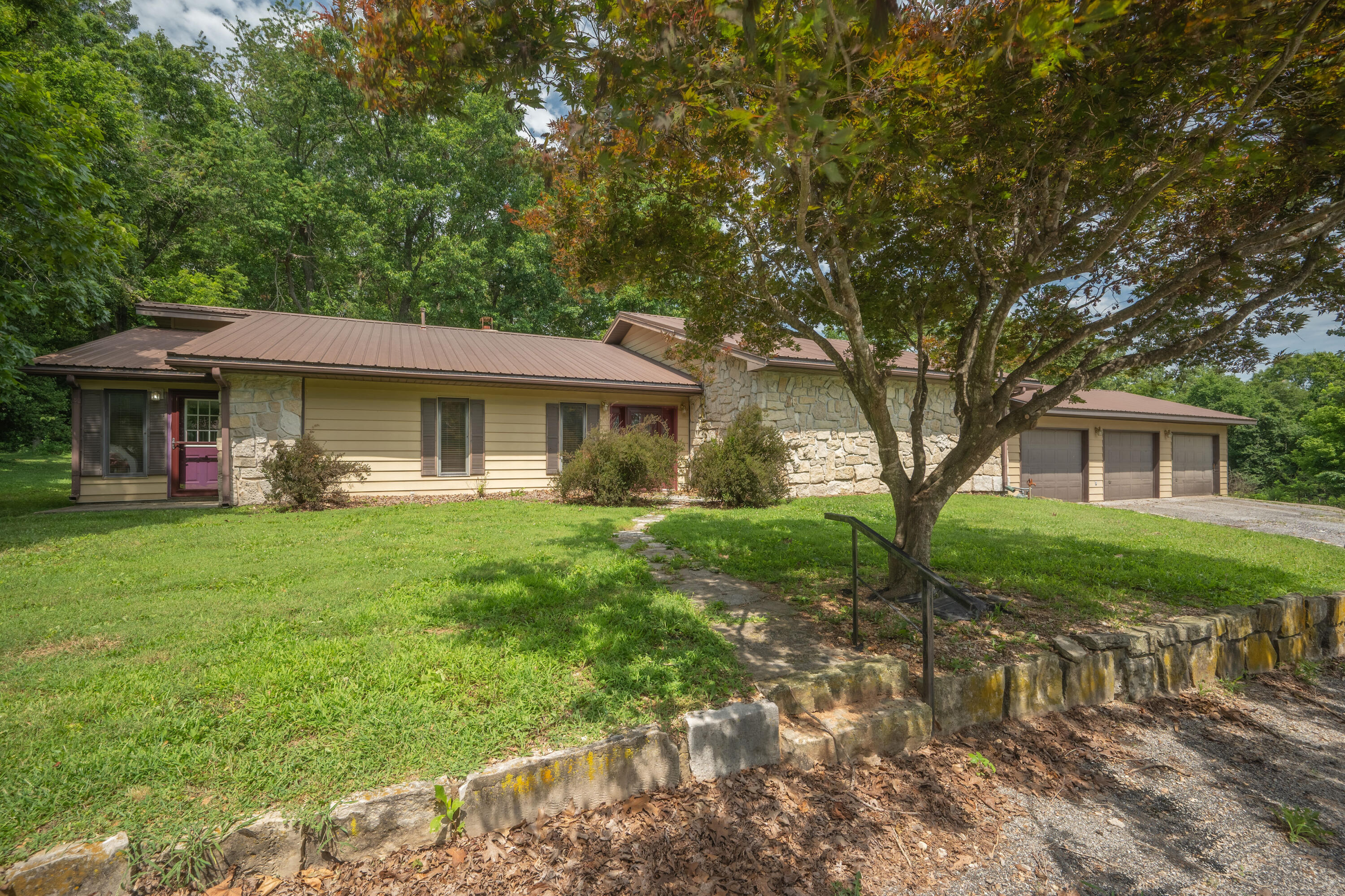 main property photo 12