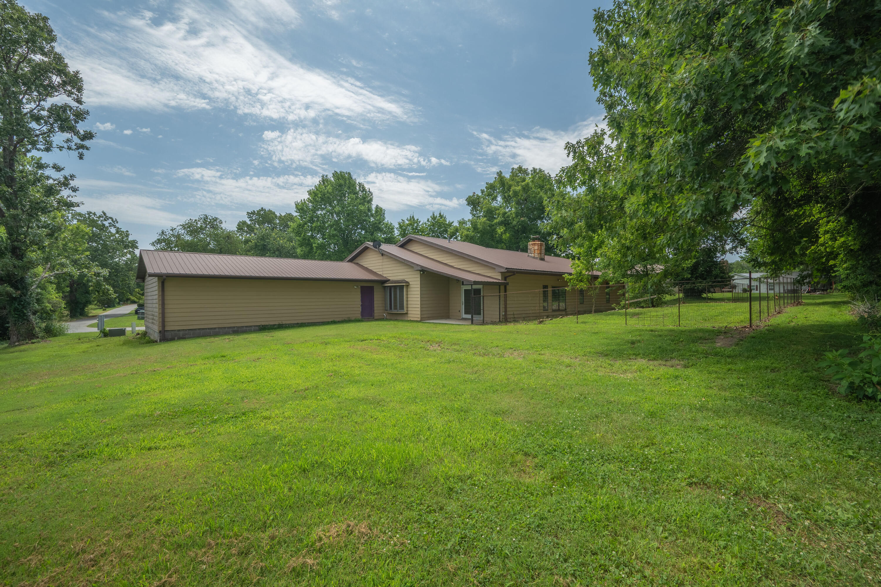 main property photo 14