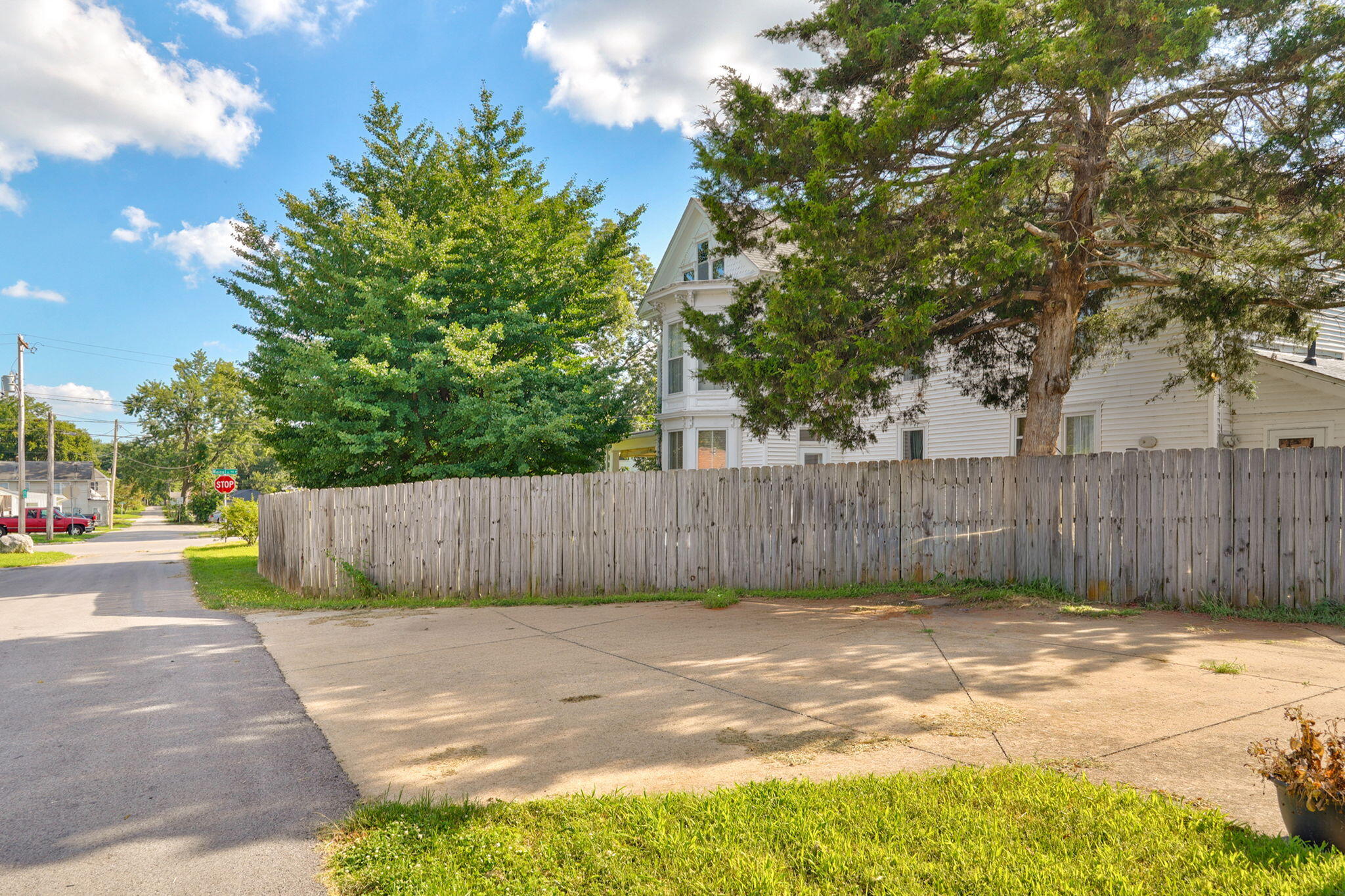 main property photo 40