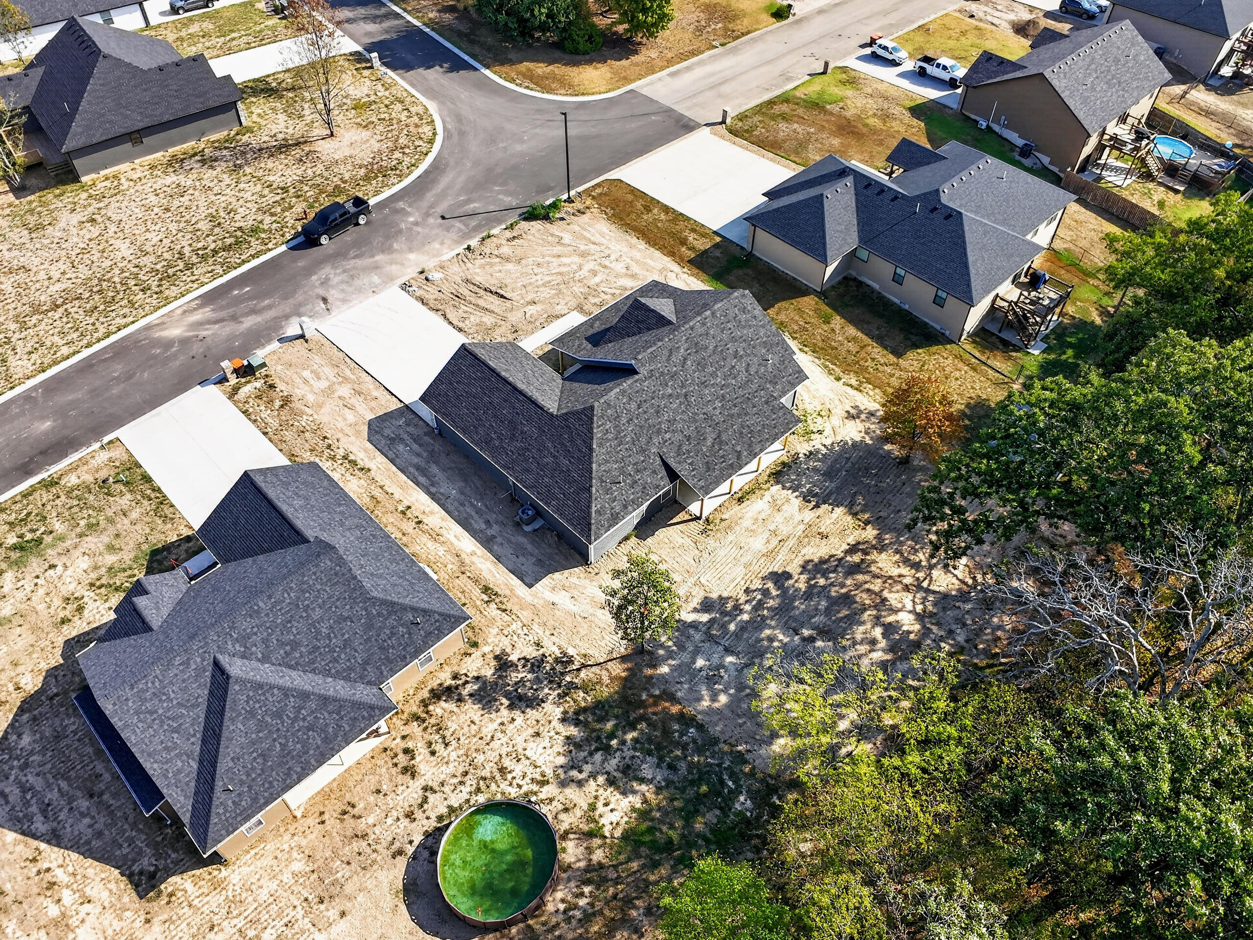main property photo 40