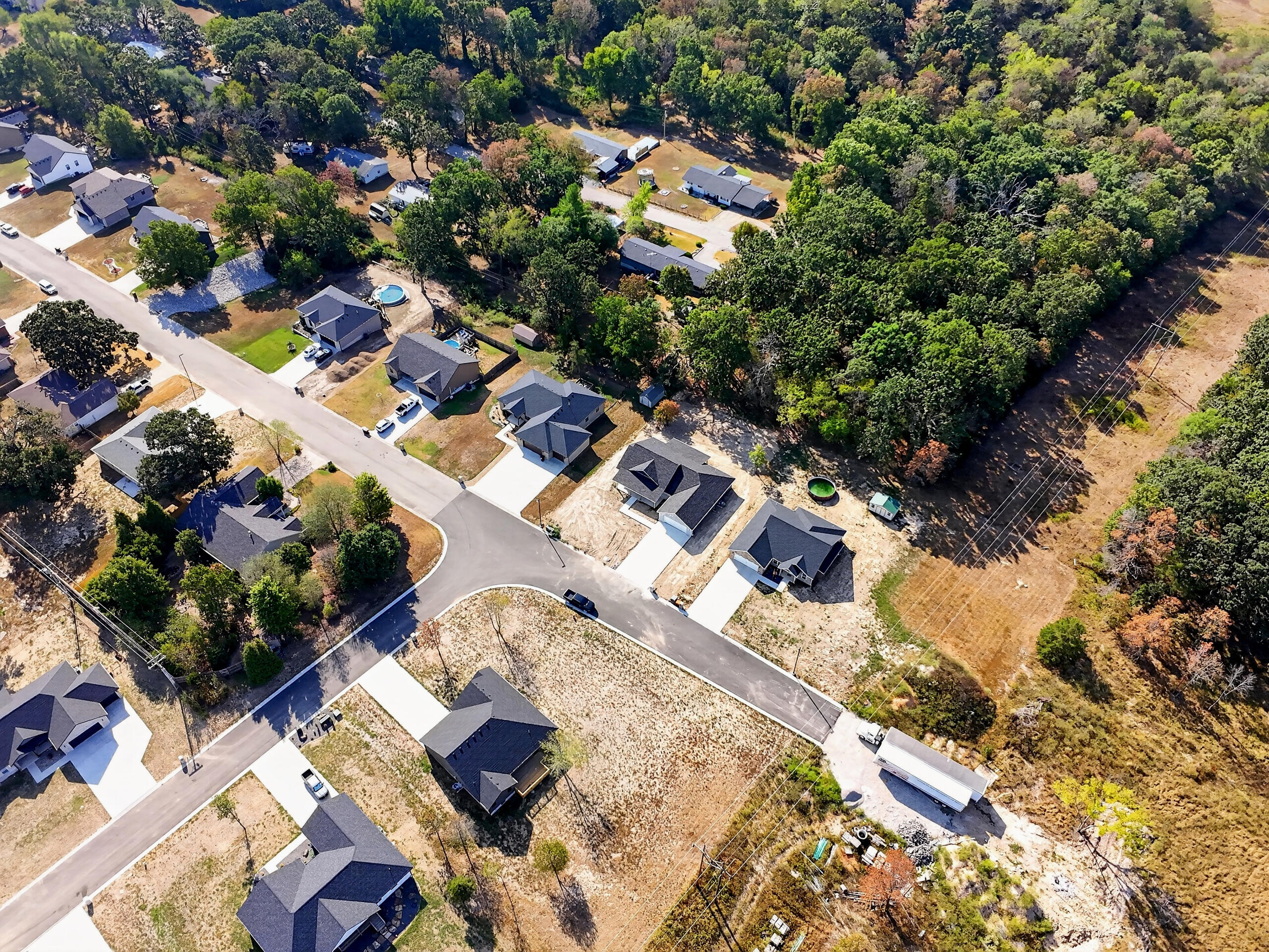 main property photo 41