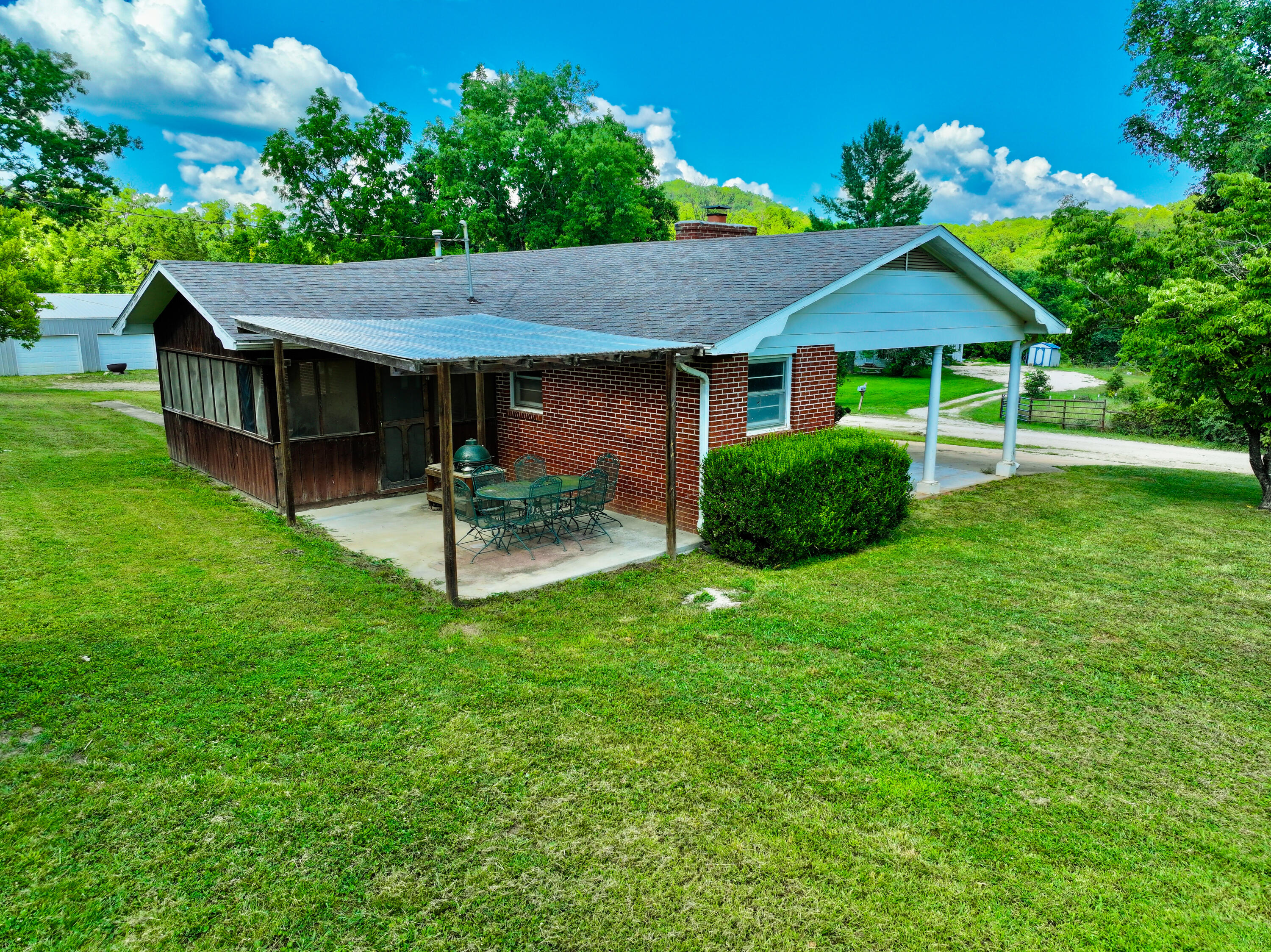 main property photo 40