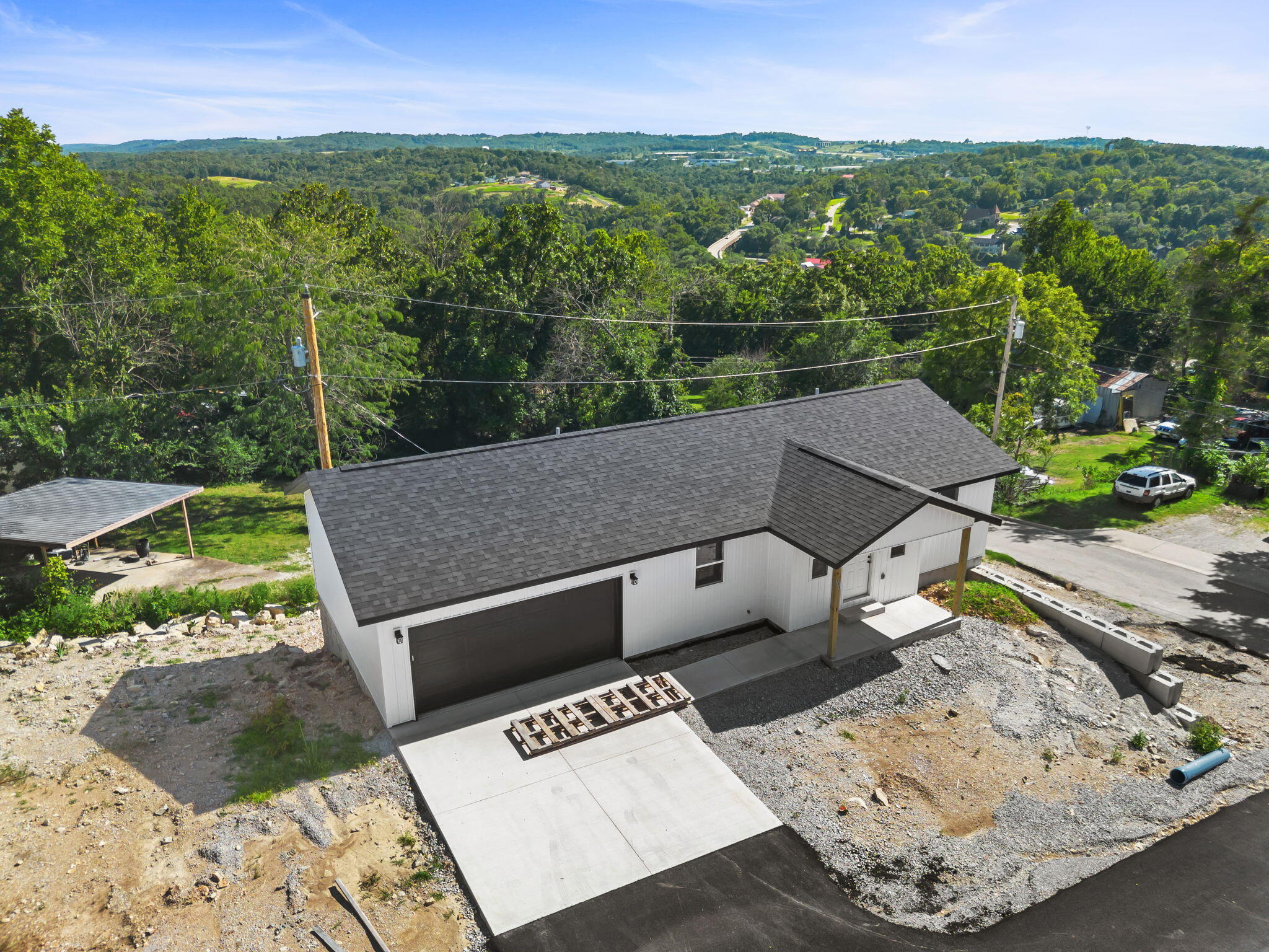 main property photo 33
