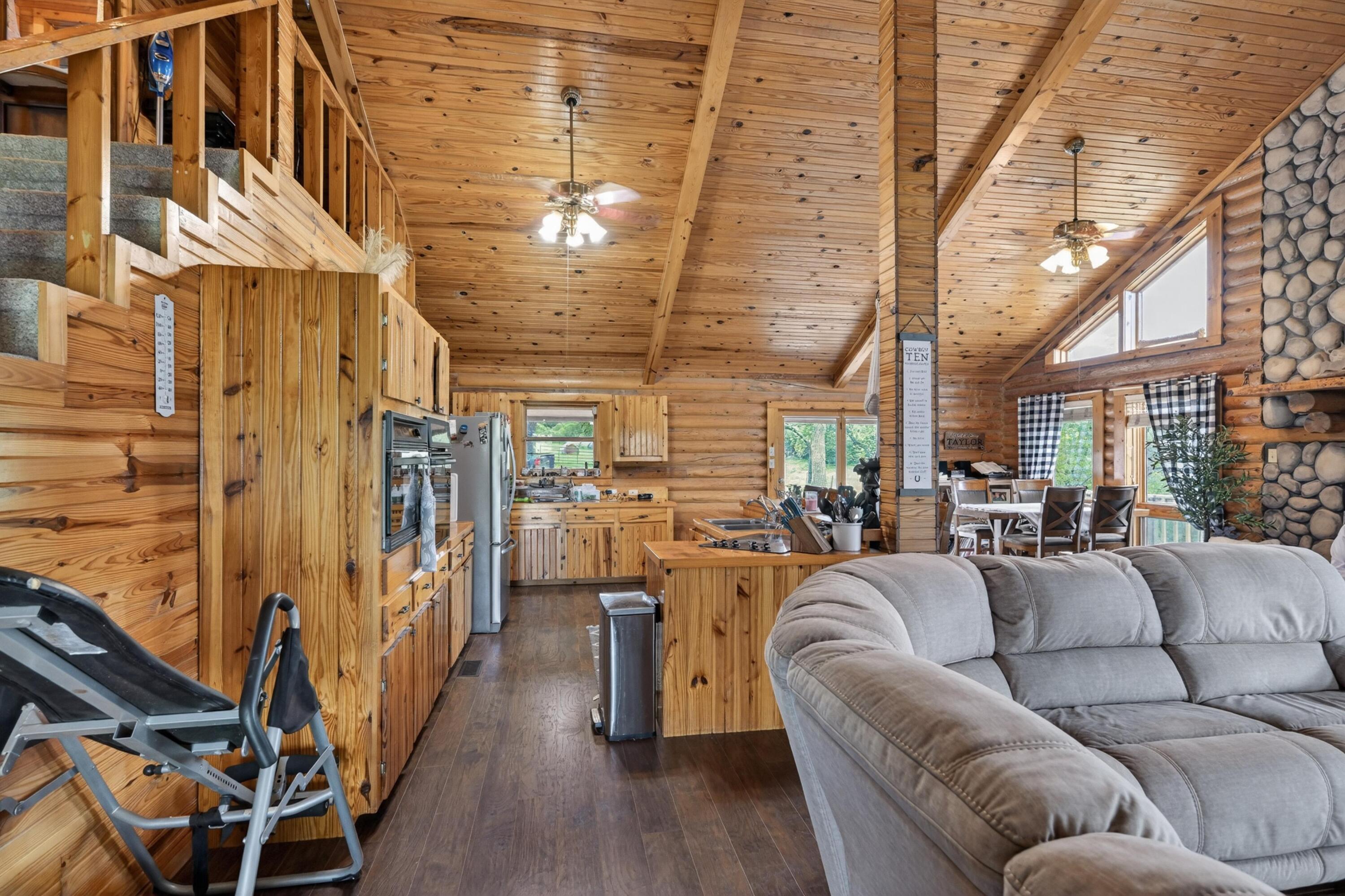 main property photo 16