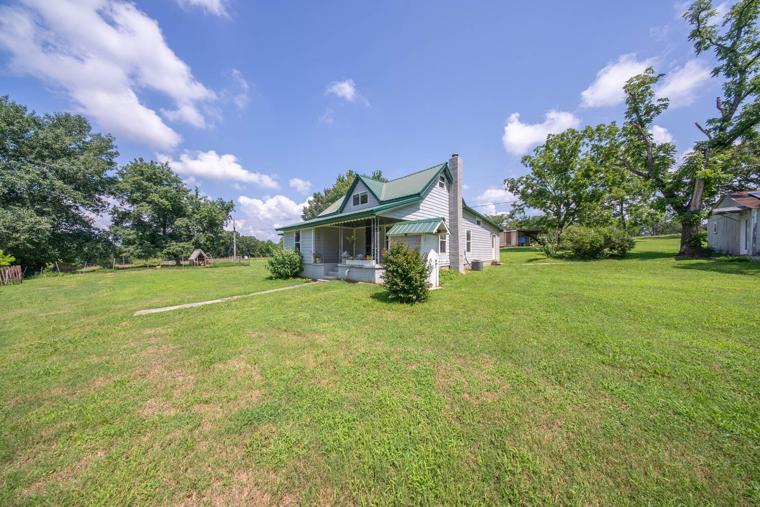 main property photo 30