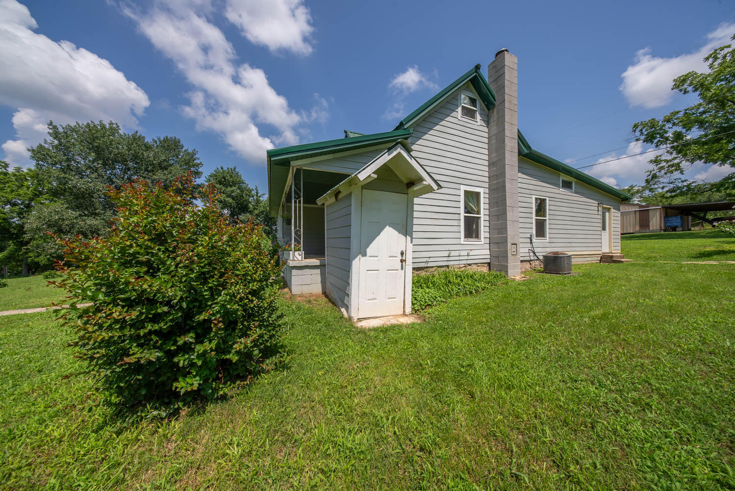 main property photo 32