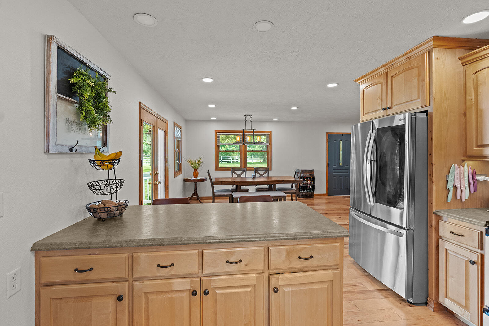 main property photo 5