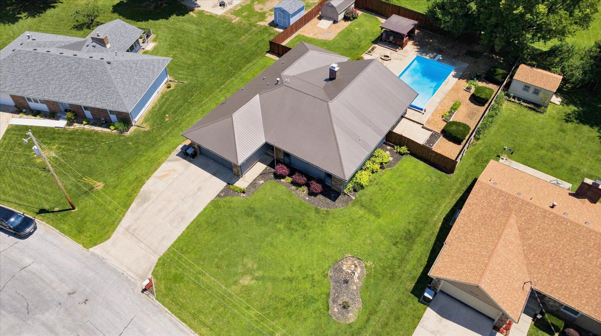 main property photo 36