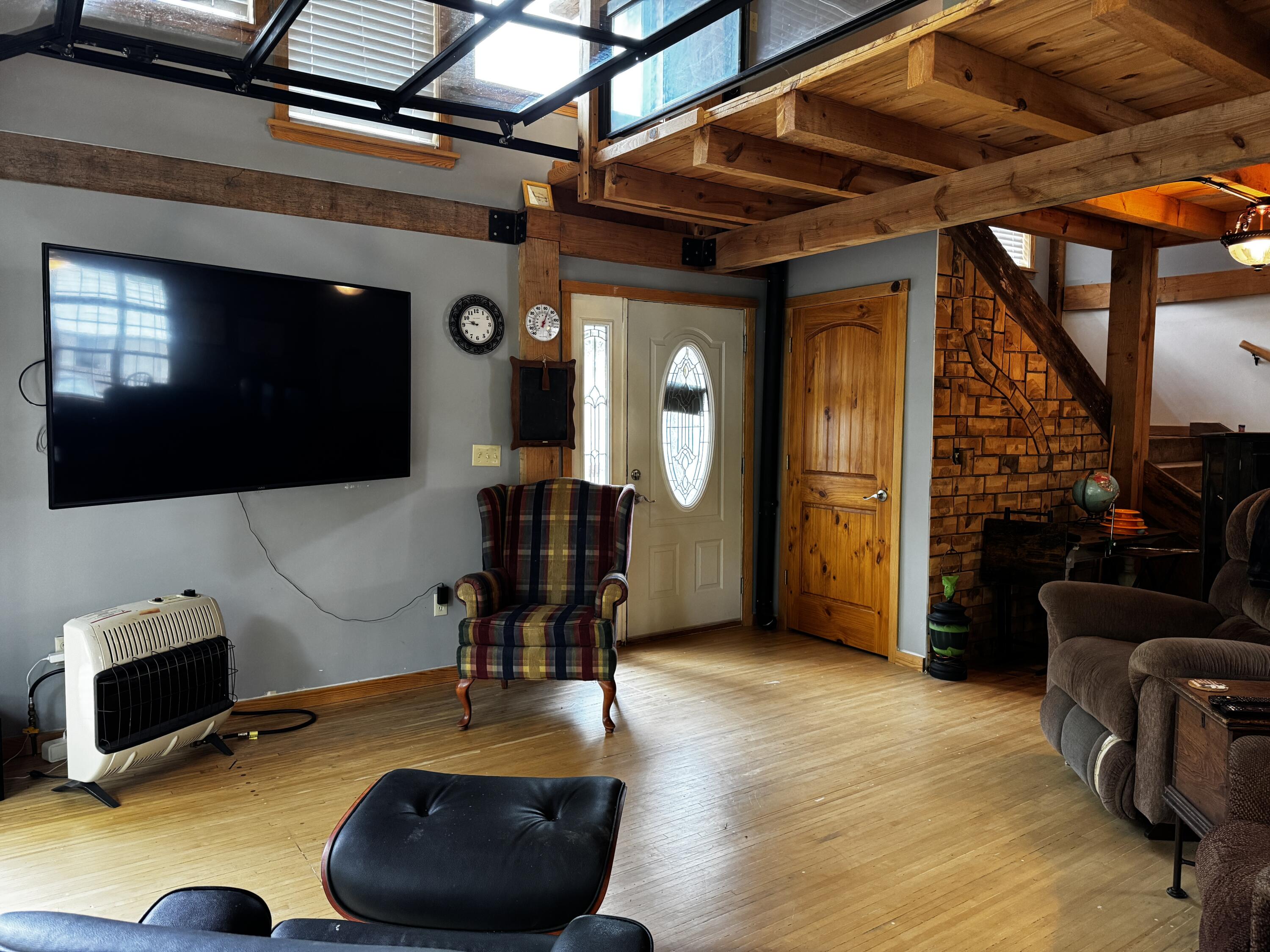 main property photo 28
