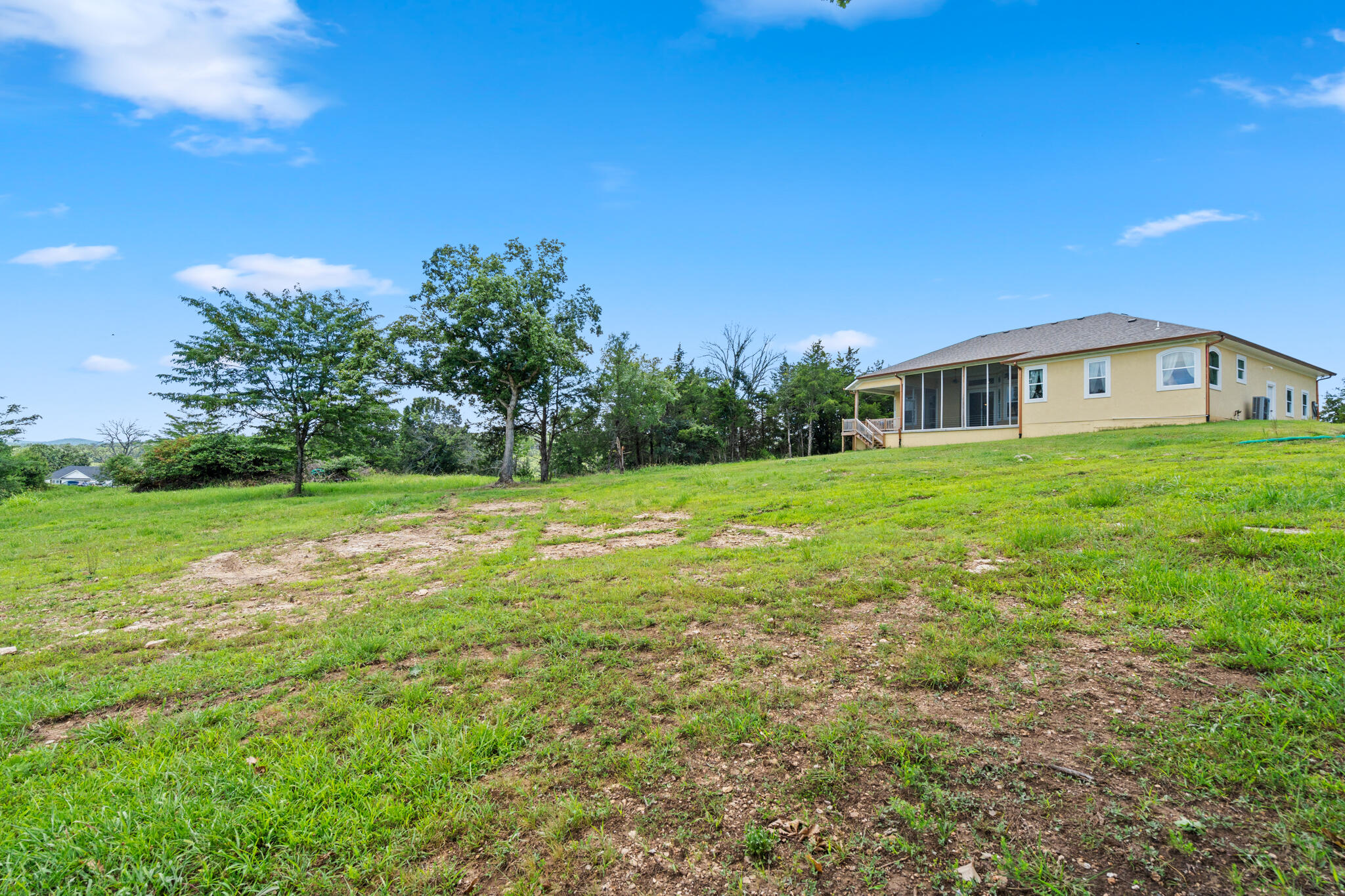 main property photo 31