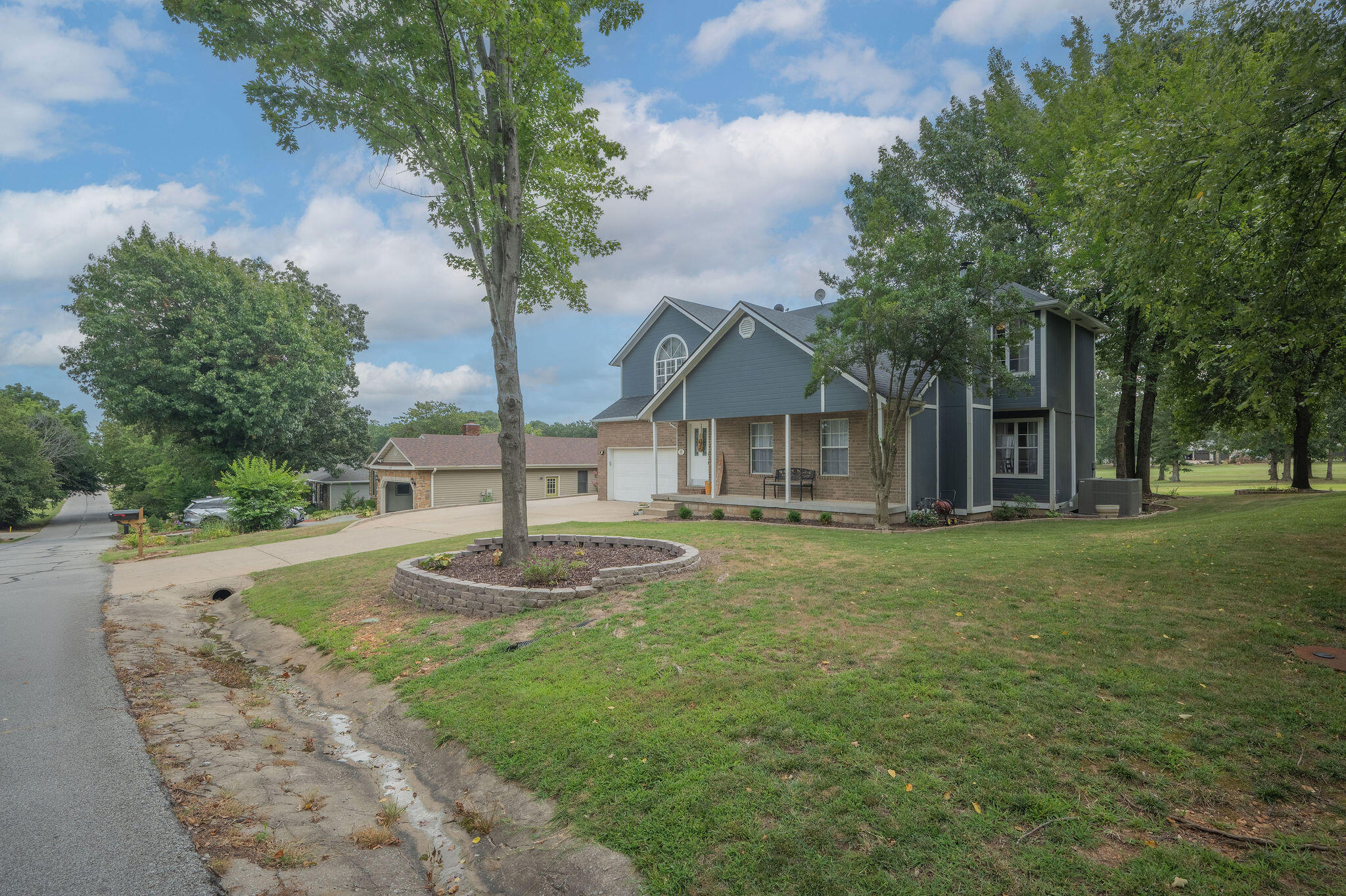 main property photo 35