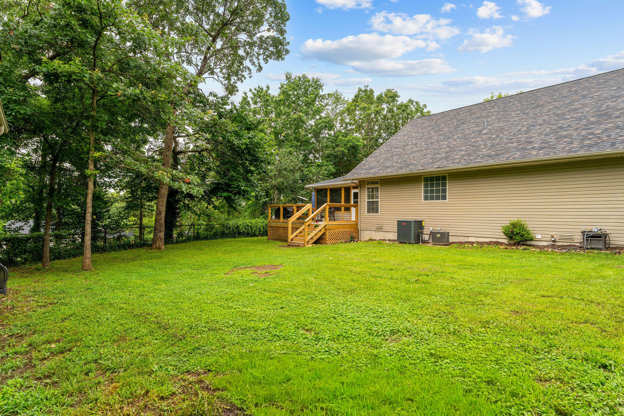 main property photo 30